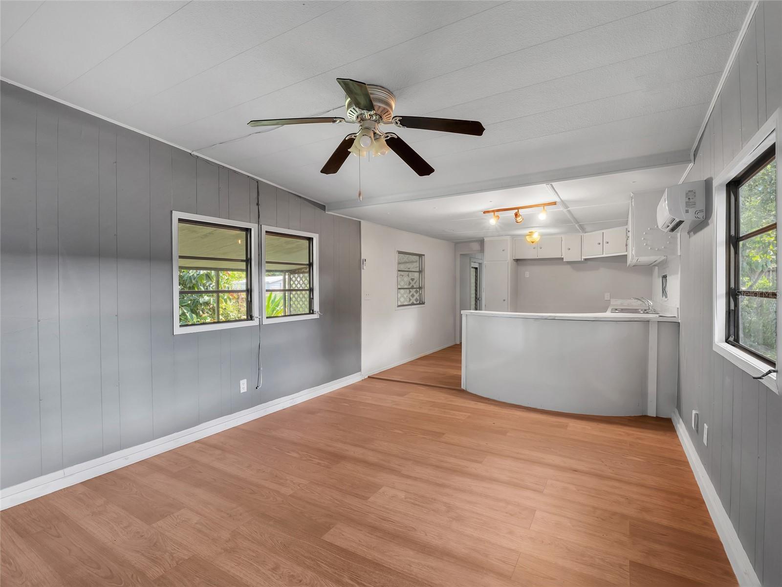 4863 VICTORIA AVE — photo 13