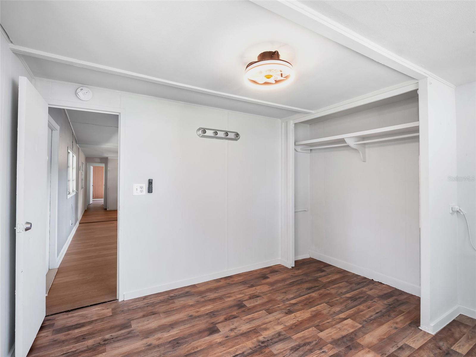 4863 VICTORIA AVE — photo 18