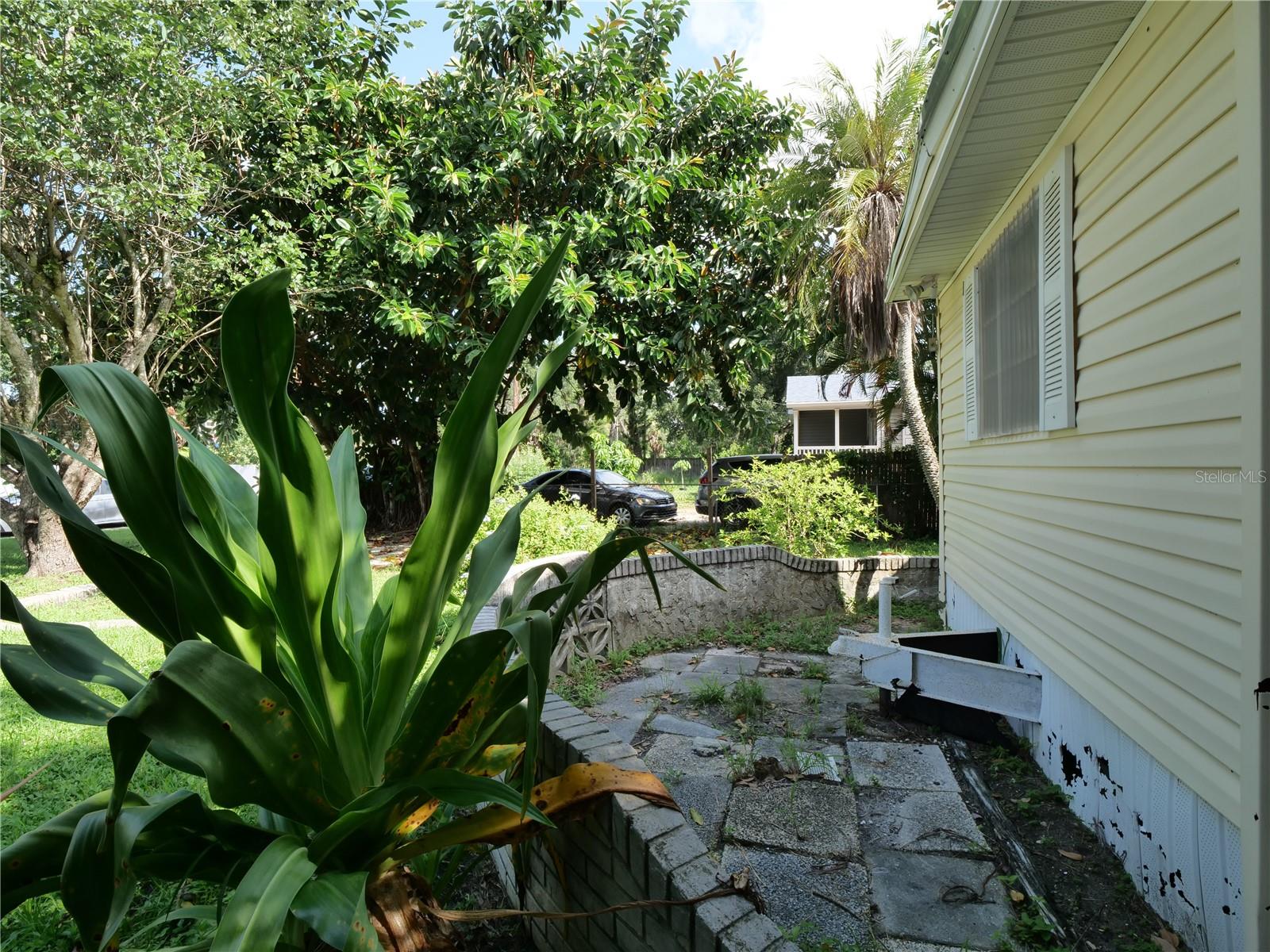 4863 VICTORIA AVE — photo 27