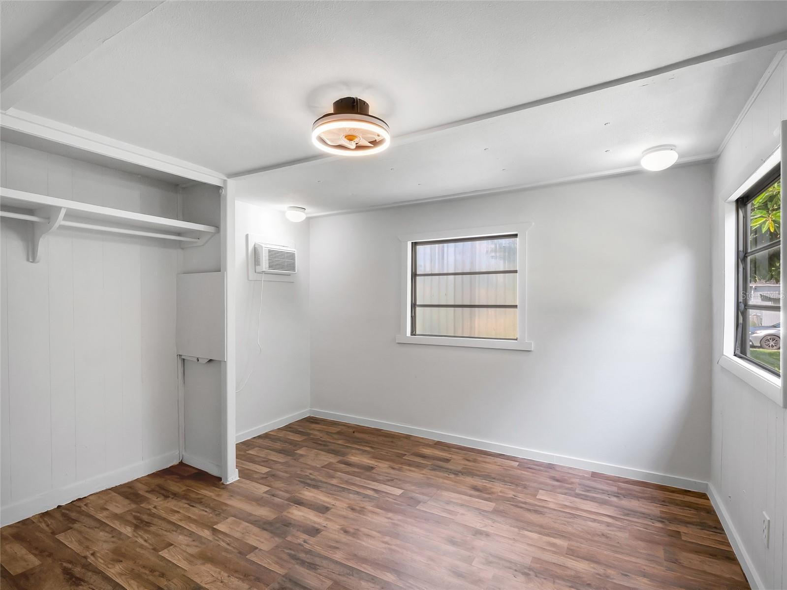 4863 VICTORIA AVE — photo 15