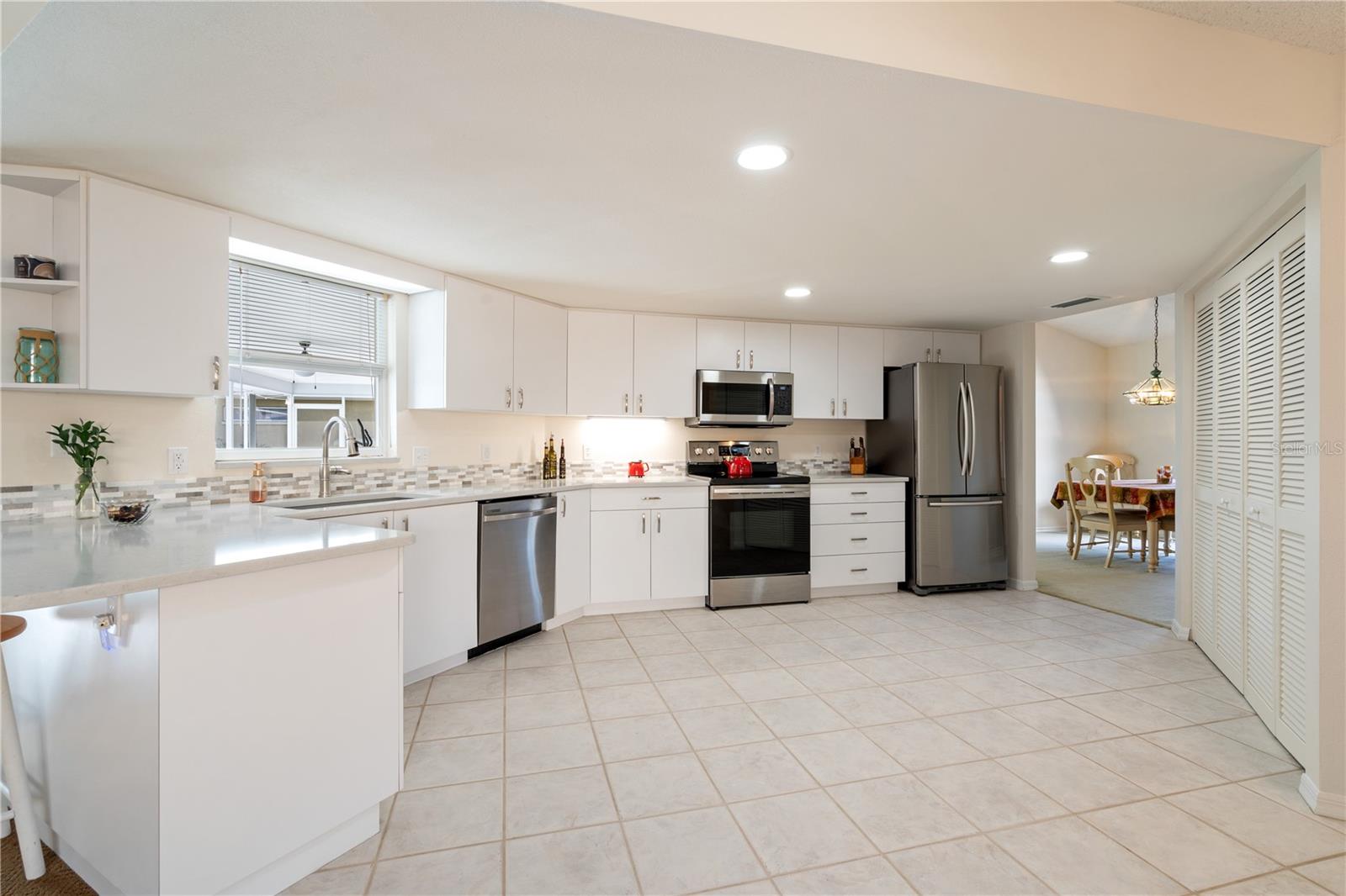 5628 CYNTHIA LN — photo 10