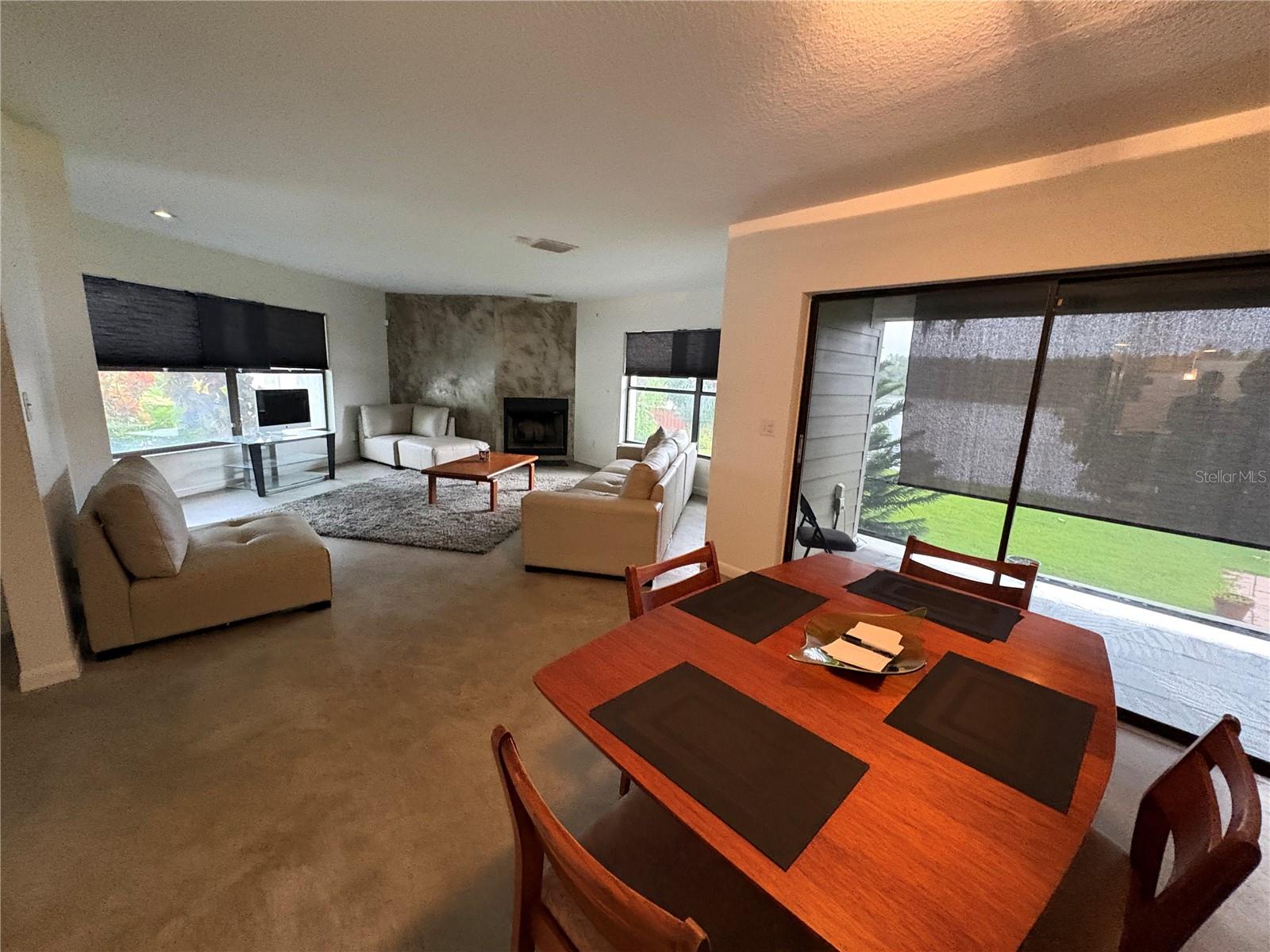 4223 E RIVERHILLS DR — photo 10