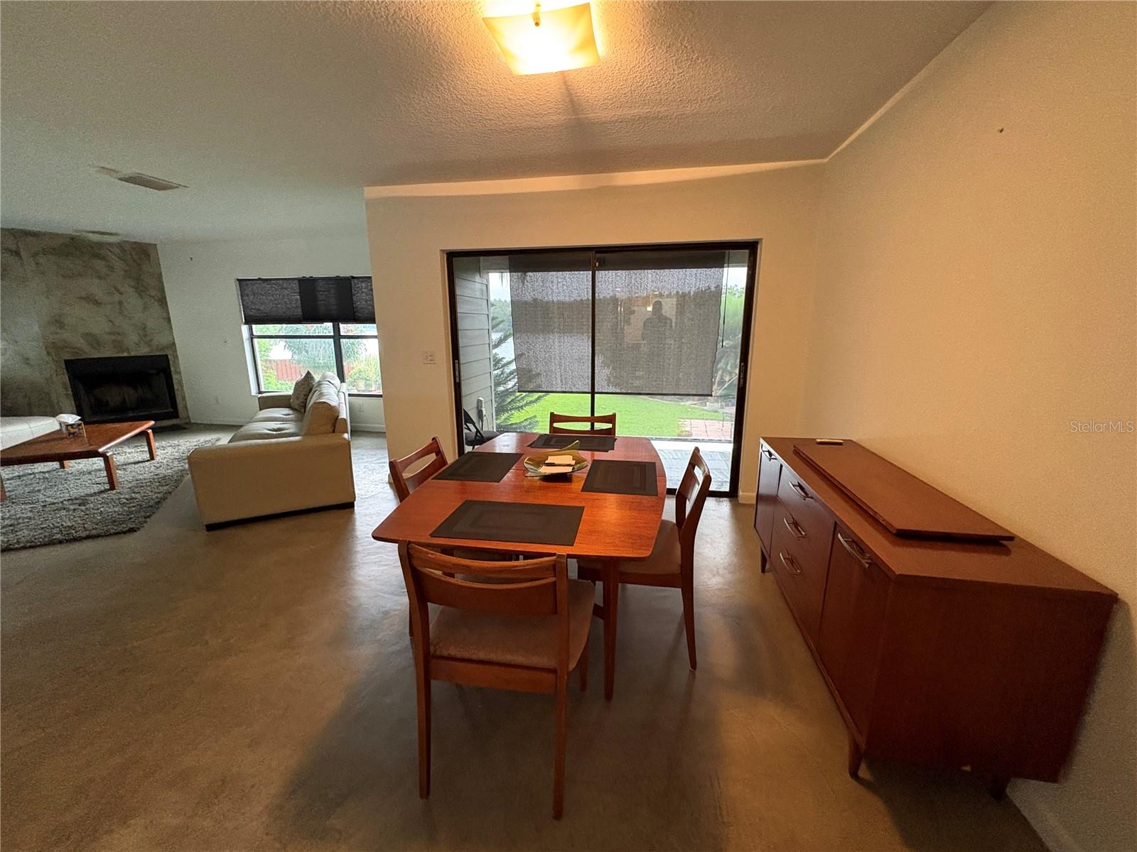 4223 E RIVERHILLS DR — photo 13