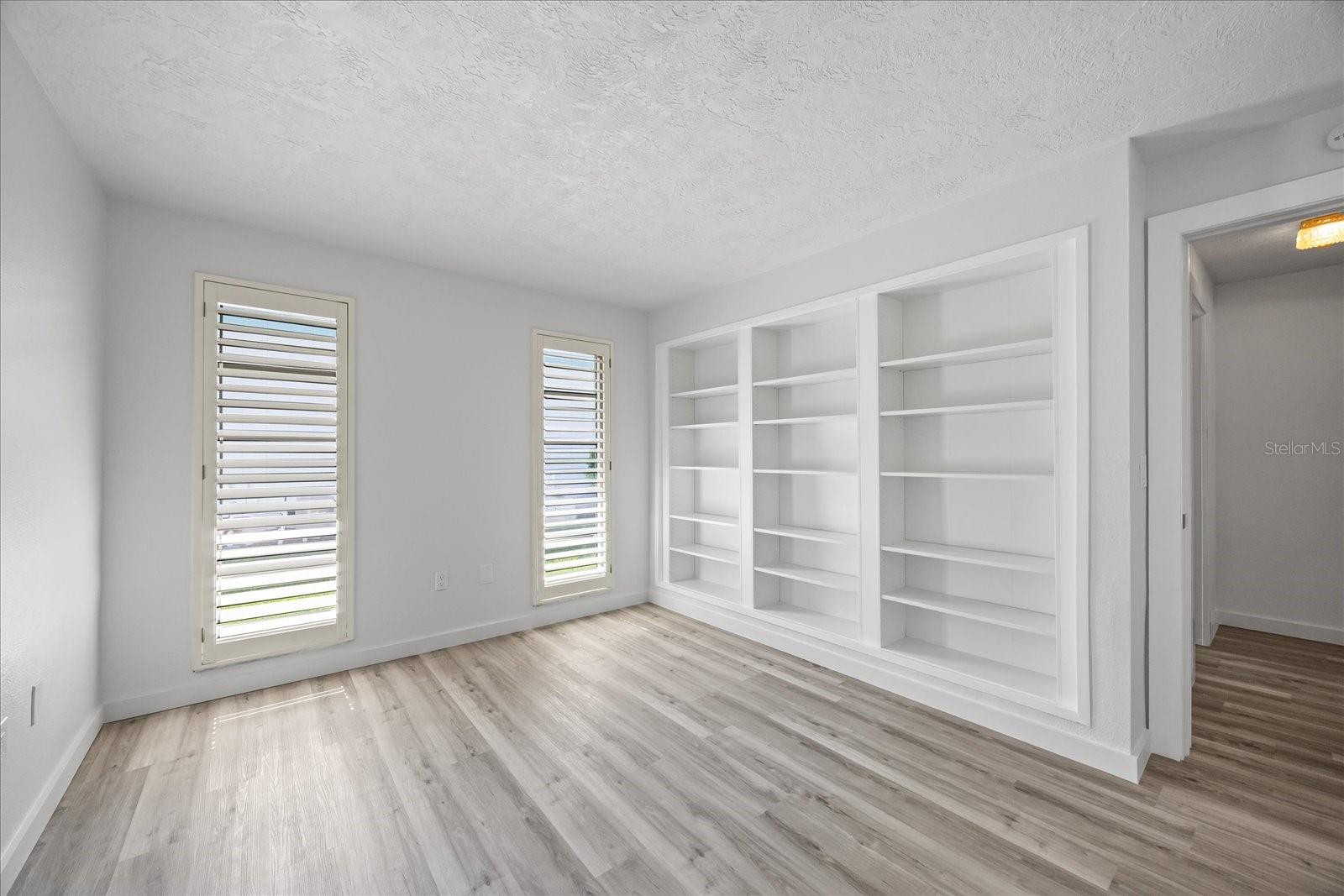 2900 SANDPIPER PL — photo 30