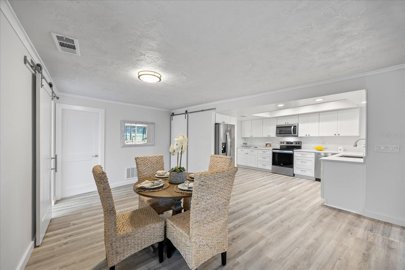 2900 SANDPIPER PL — photo 13