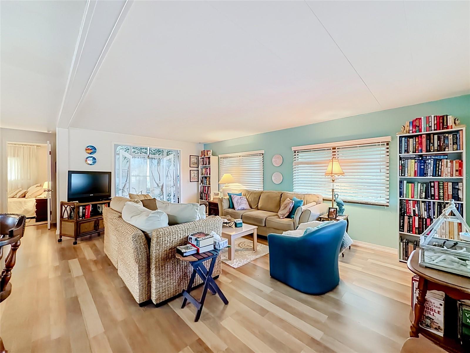 10118 N LAKE DR #30 — photo 13