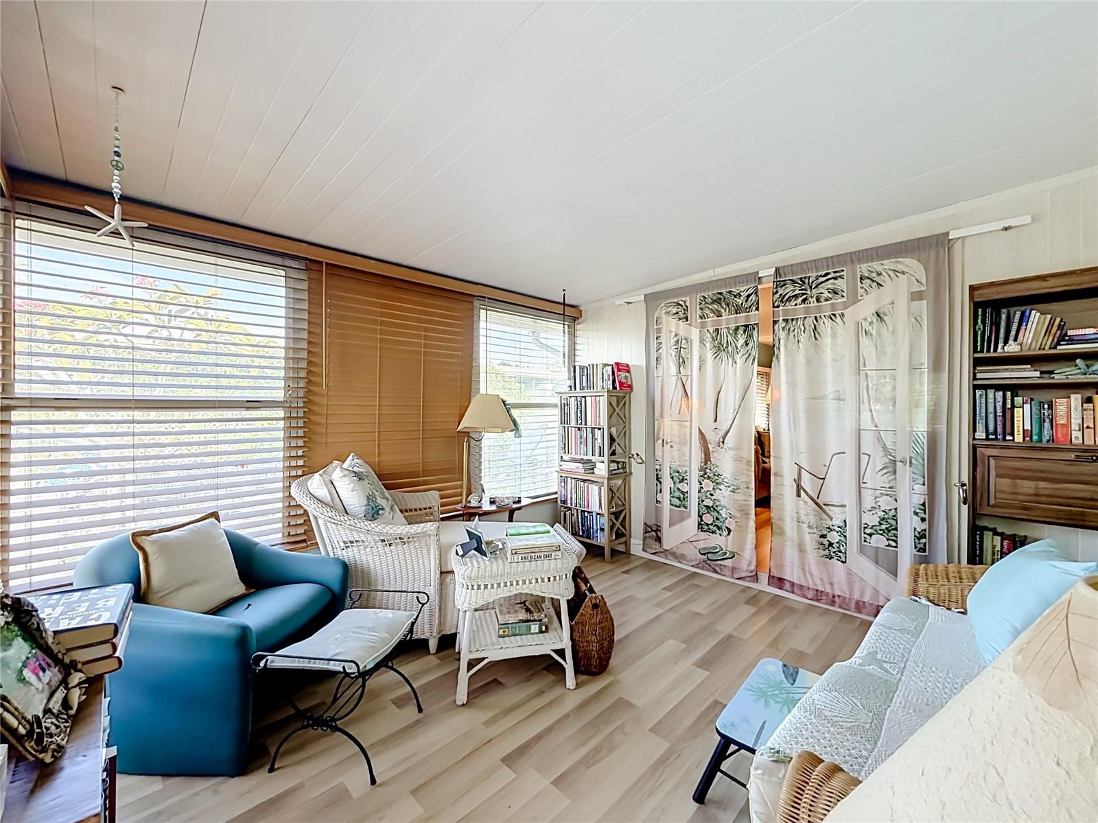 10118 N LAKE DR #30 — photo 19
