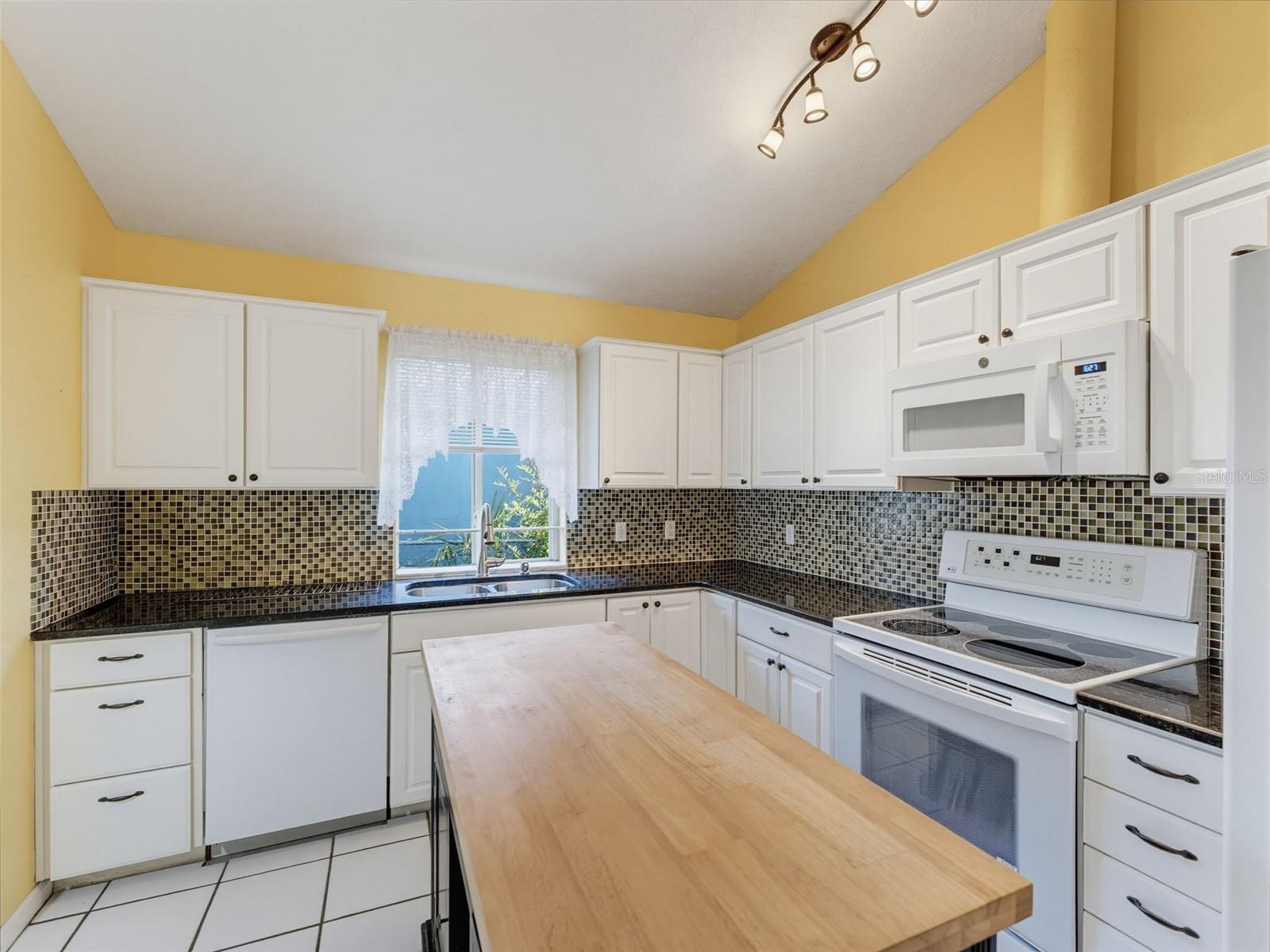5805 LAFAYETTE ST — photo 7