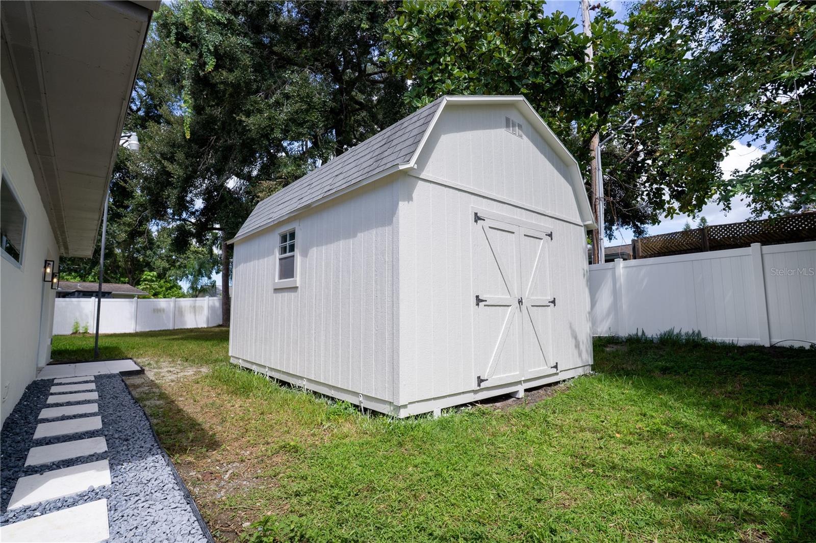 1255 E LAZY LAKE RD — photo 43