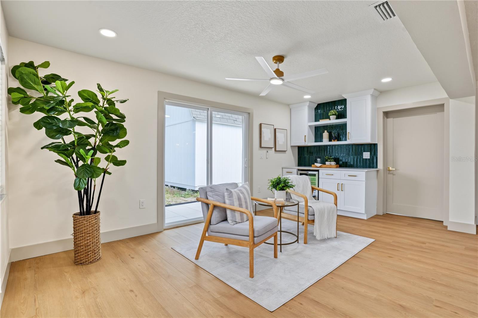 1255 E LAZY LAKE RD — photo 11