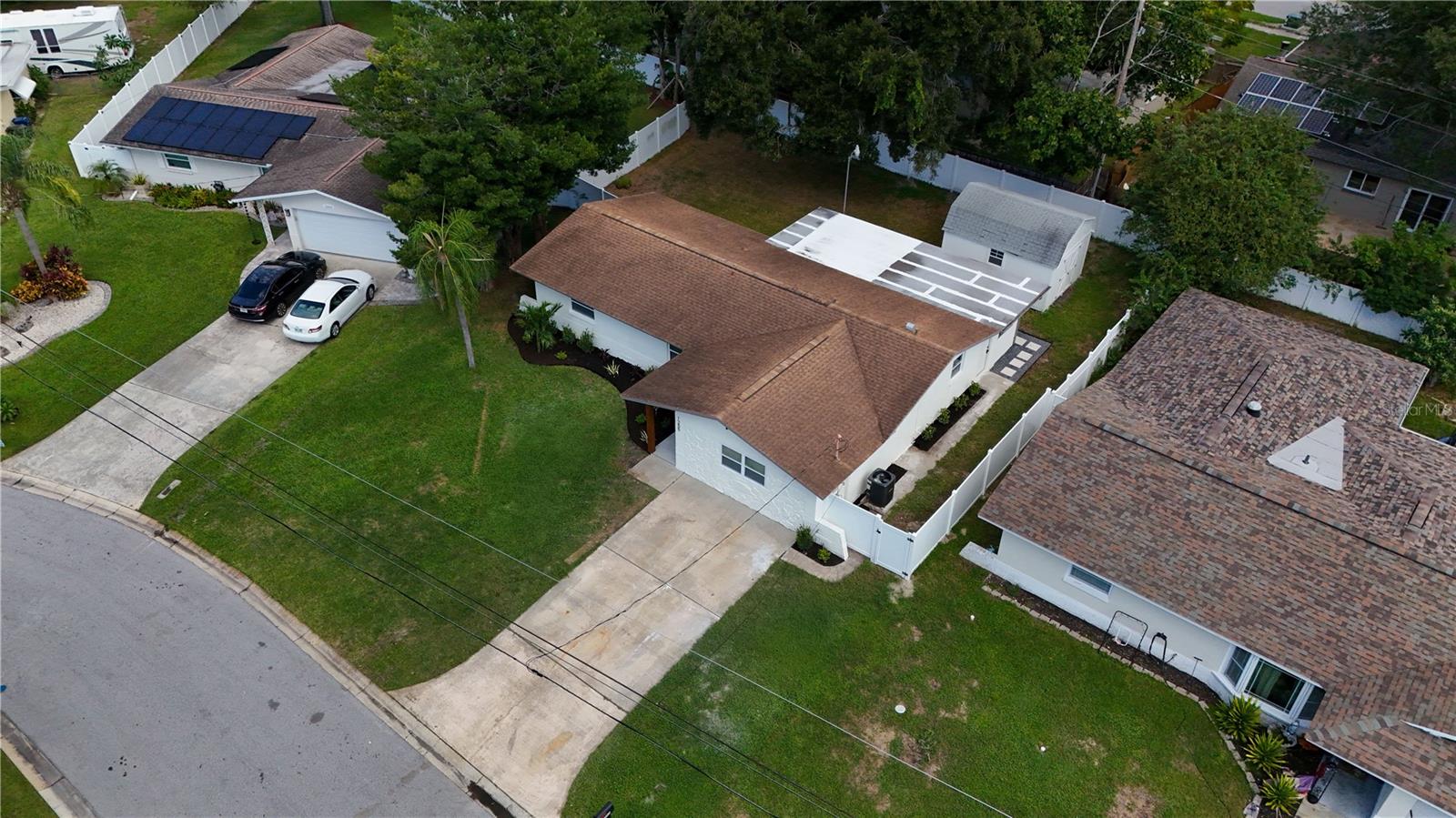 1255 E LAZY LAKE RD — photo 46