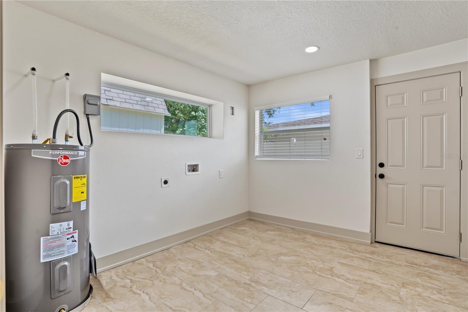 1255 E LAZY LAKE RD — photo 40