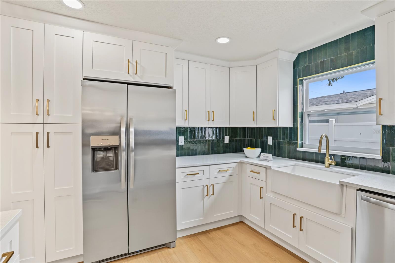 1255 E LAZY LAKE RD — photo 20