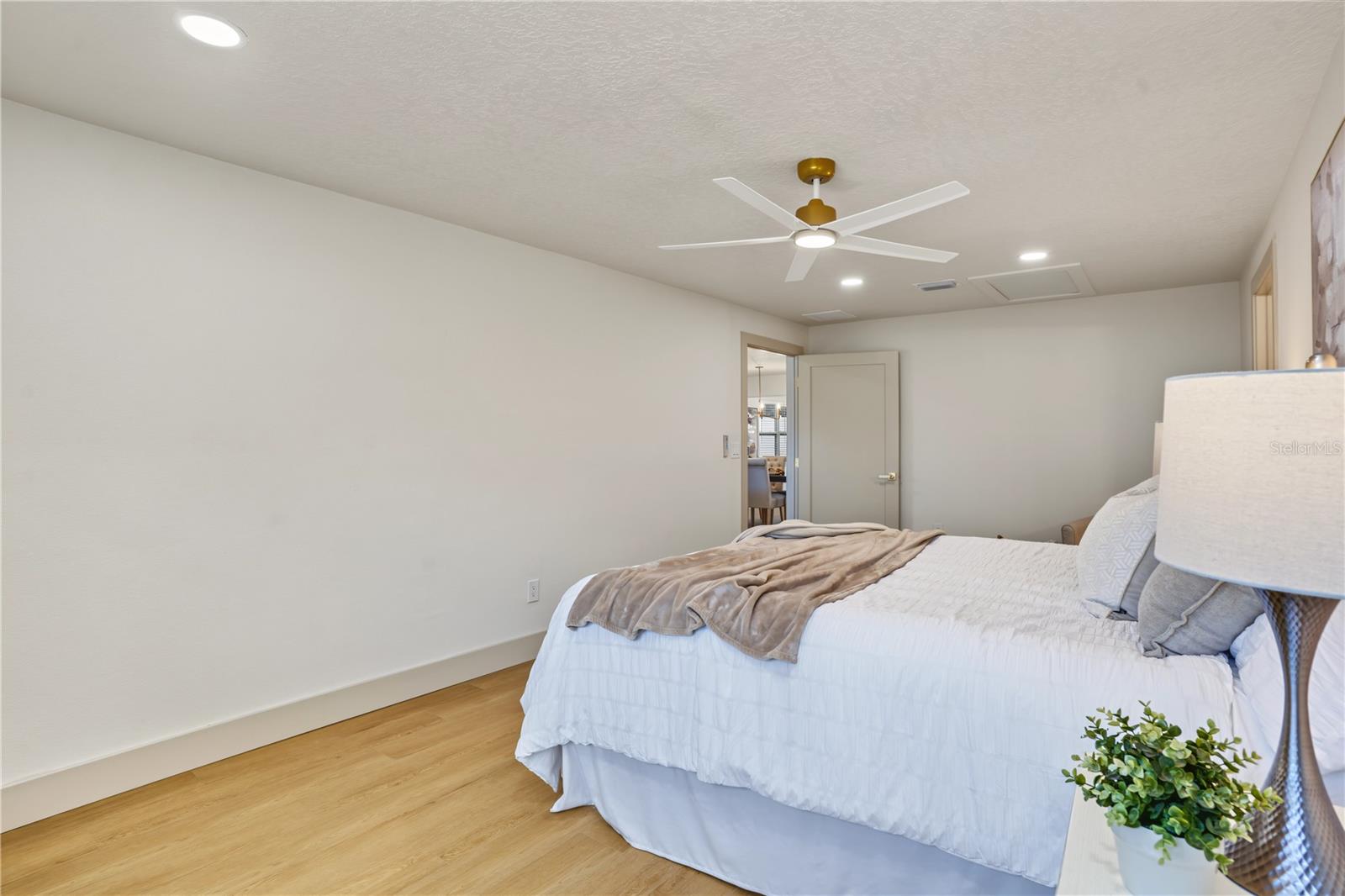 1255 E LAZY LAKE RD — photo 25