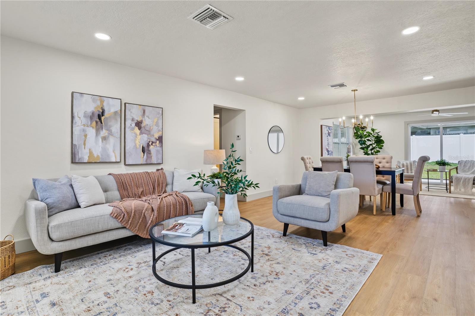 1255 E LAZY LAKE RD — photo 4