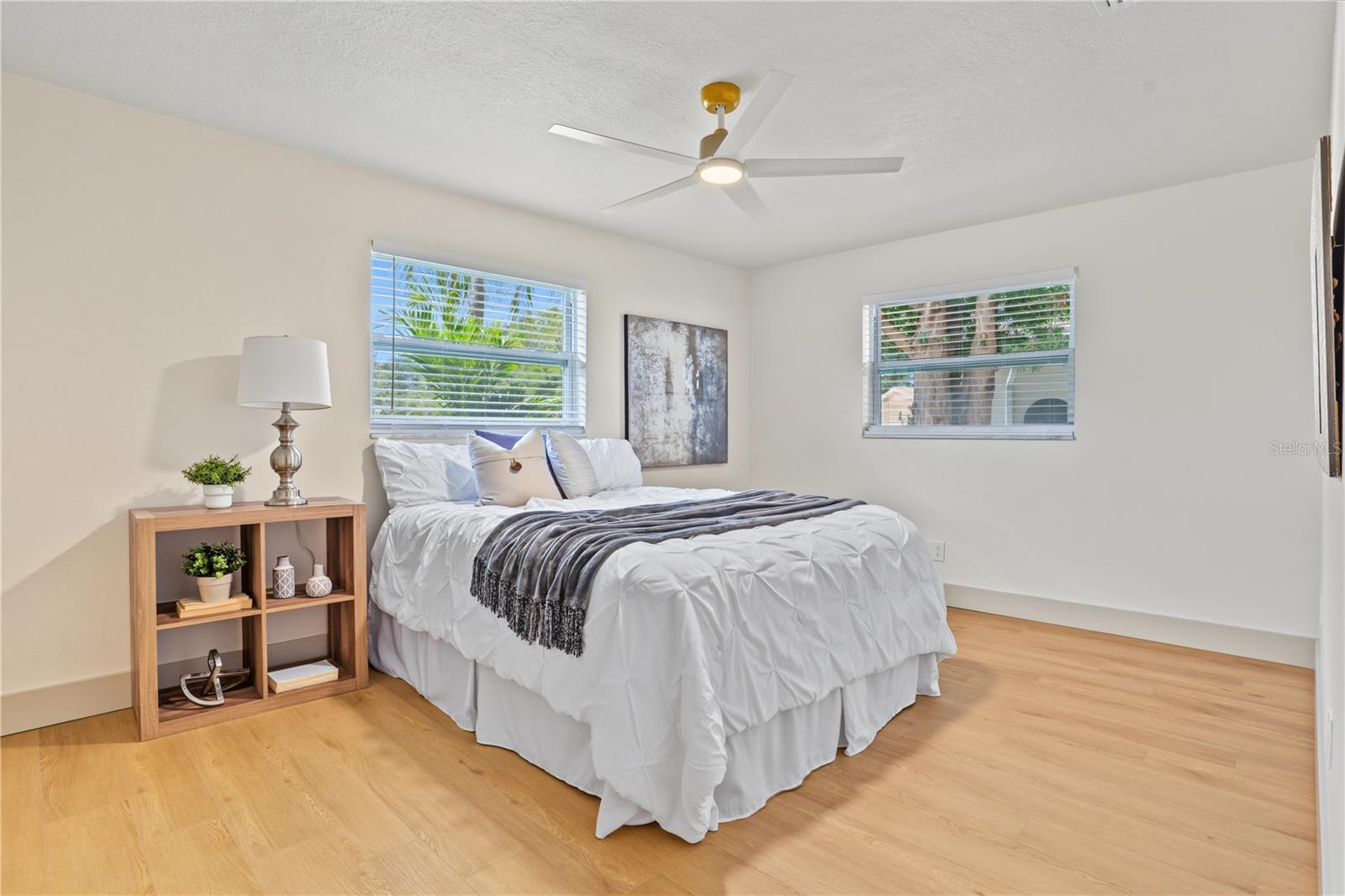 1255 E LAZY LAKE RD — photo 32