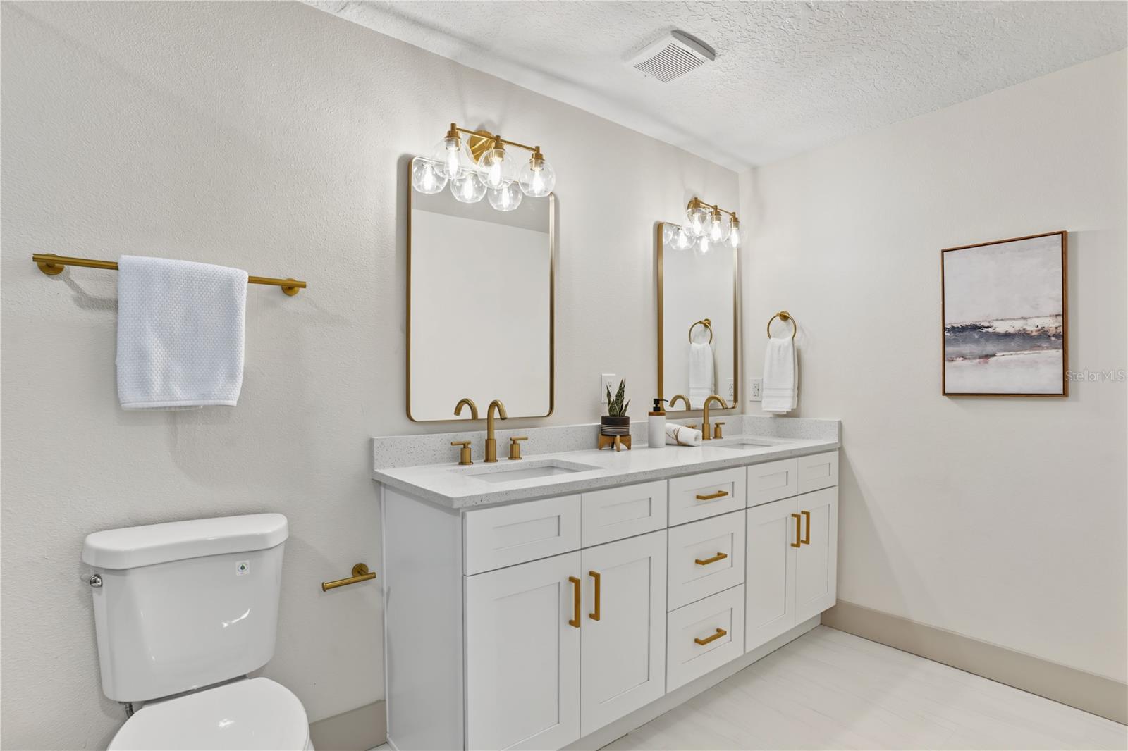 1255 E LAZY LAKE RD — photo 26