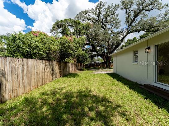 1506 E NORTH BAY ST — photo 27
