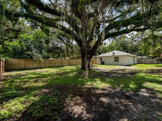 1506 E NORTH BAY ST — photo 26