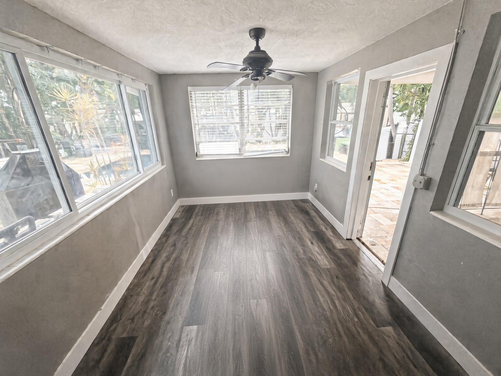 3176 STRATFORD DR. — photo 5