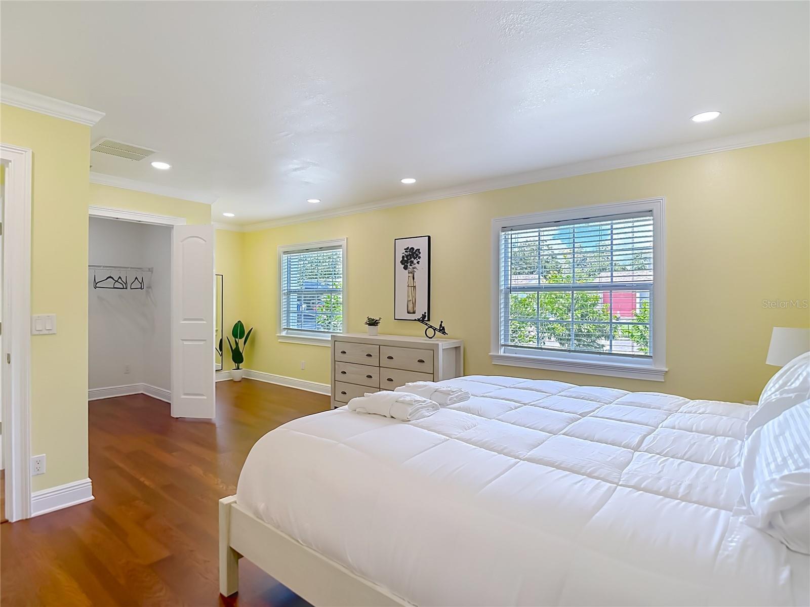 8261 MALVERN CIR — photo 23