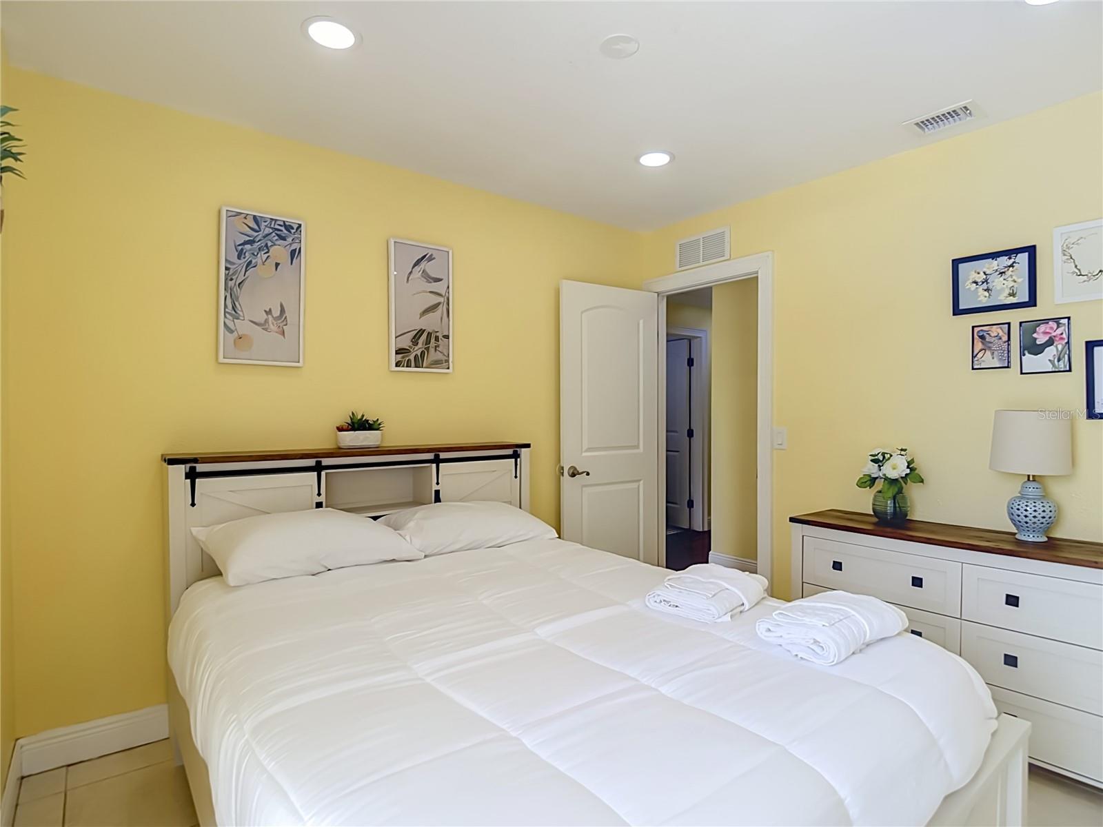 8261 MALVERN CIR — photo 29