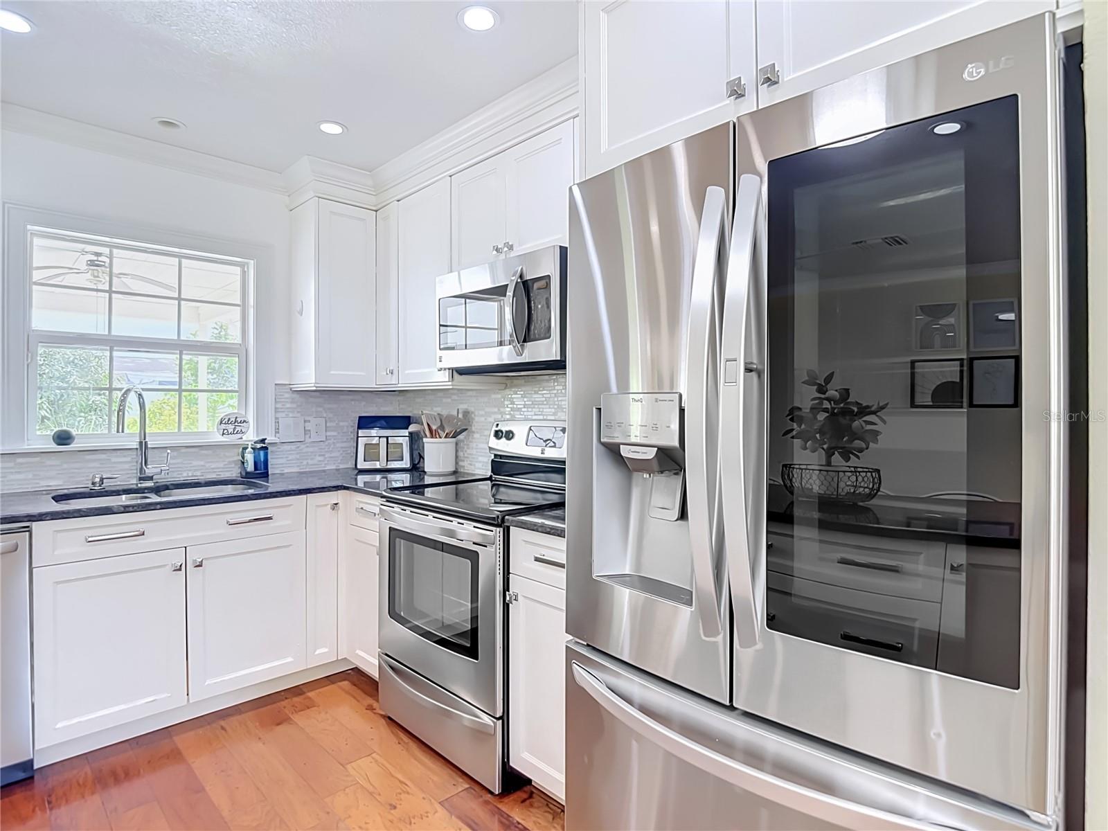 8261 MALVERN CIR — photo 13