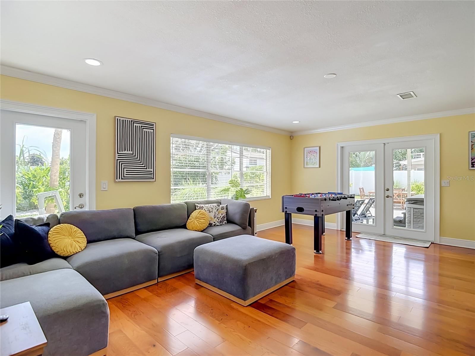 8261 MALVERN CIR — photo 20