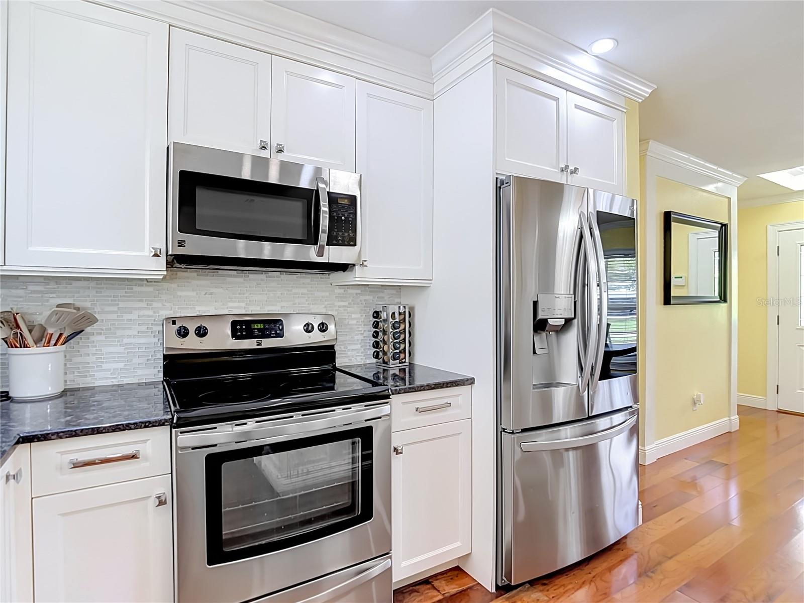 8261 MALVERN CIR — photo 10