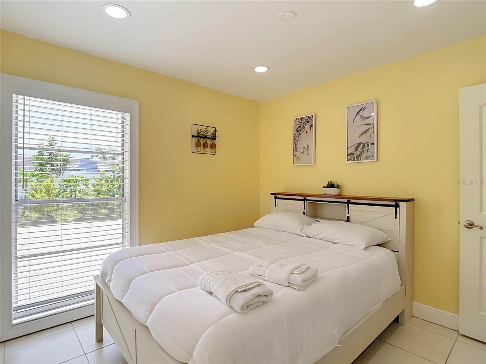 8261 MALVERN CIR — photo 28