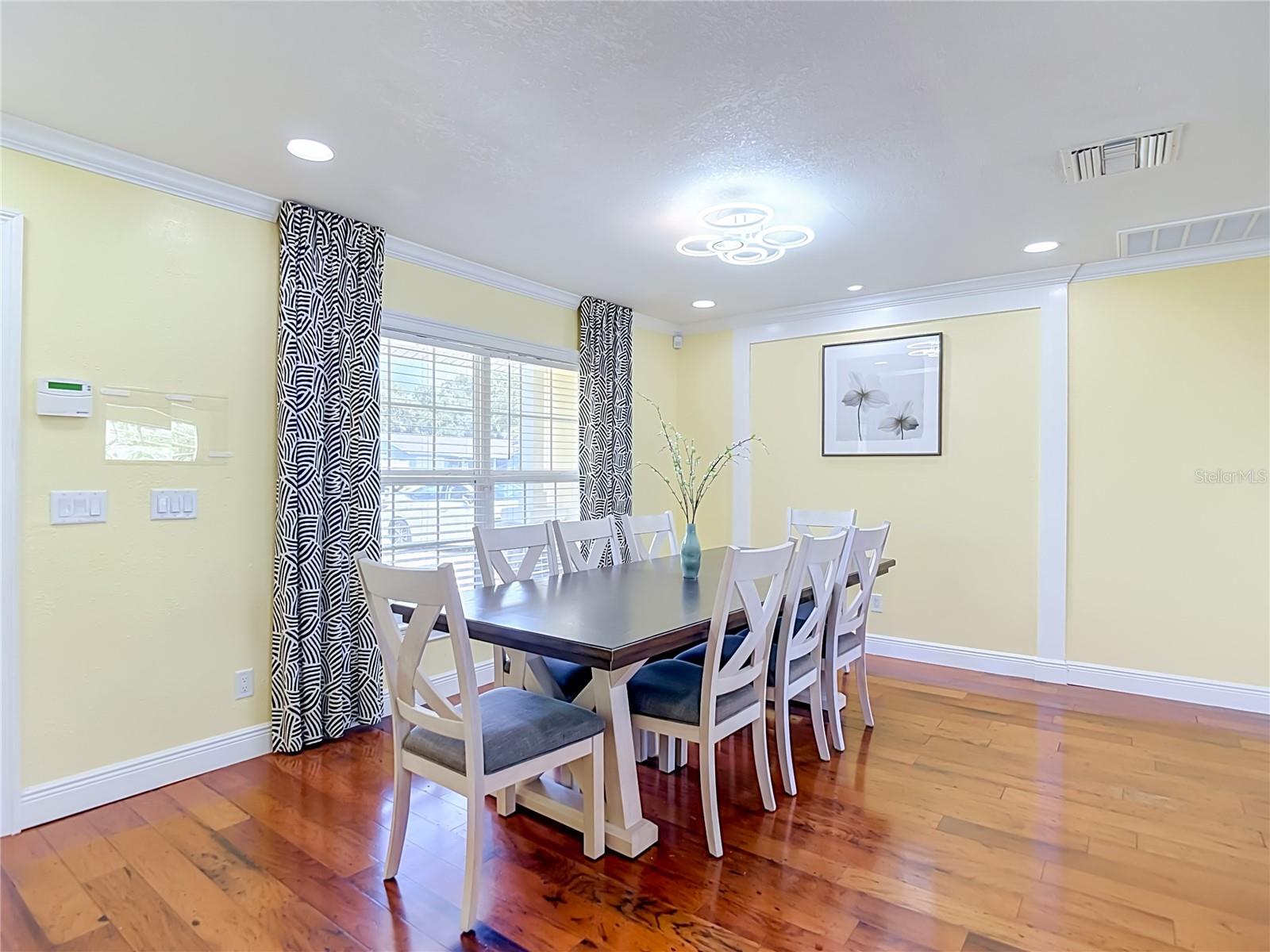 8261 MALVERN CIR — photo 5