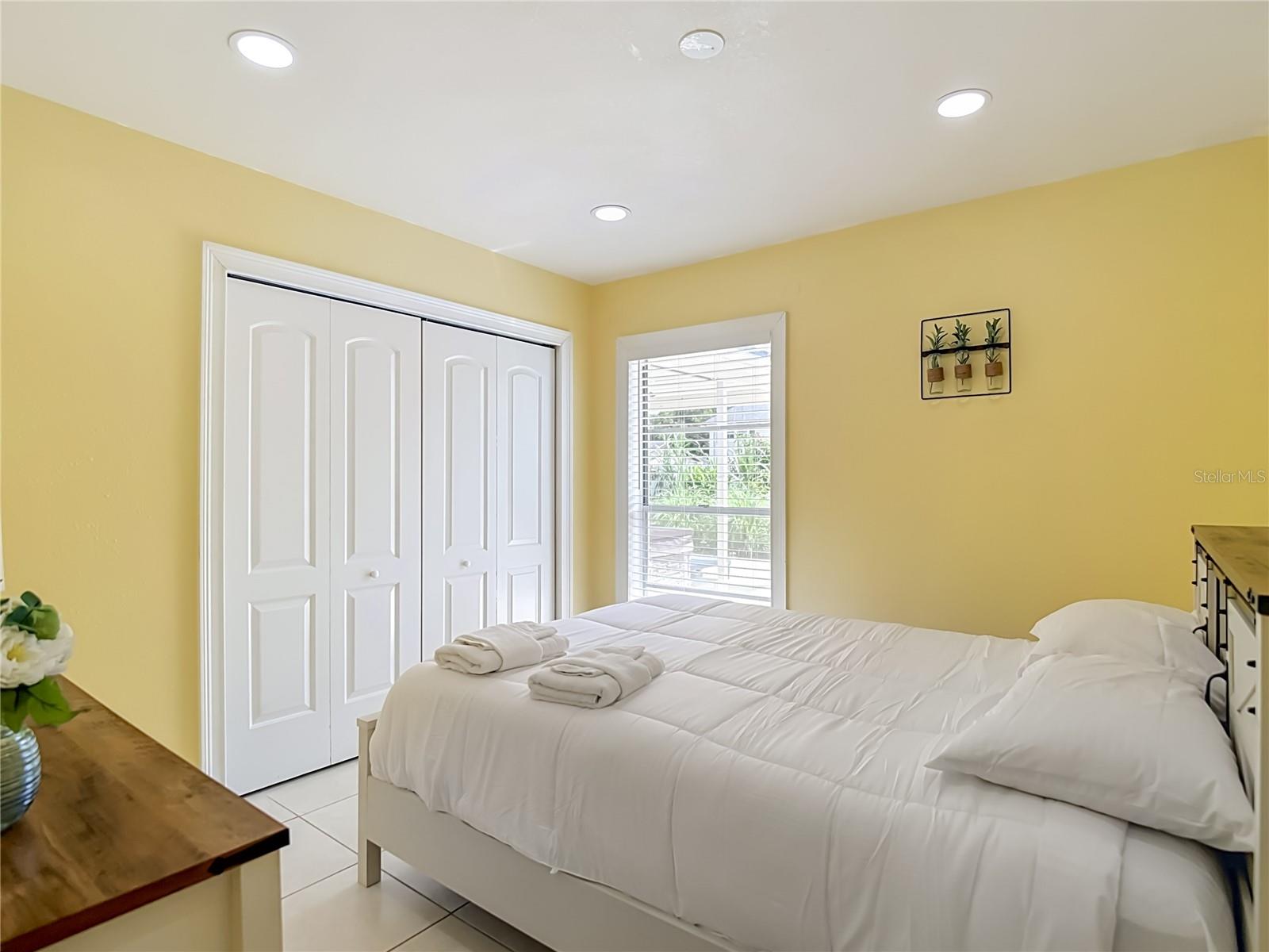 8261 MALVERN CIR — photo 30