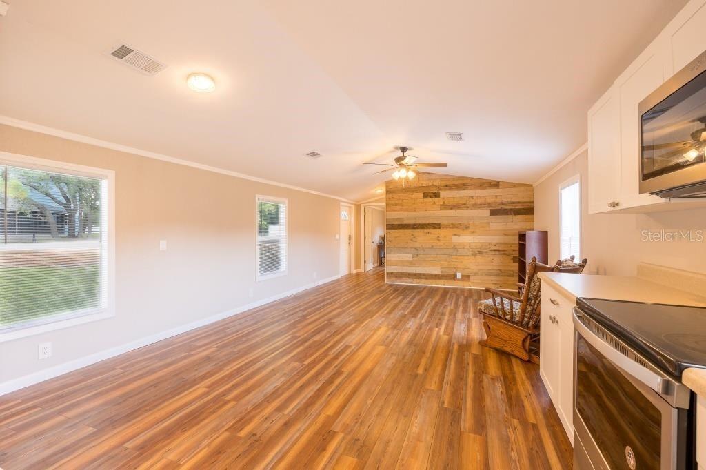 13219 TYRONE ST — photo 40