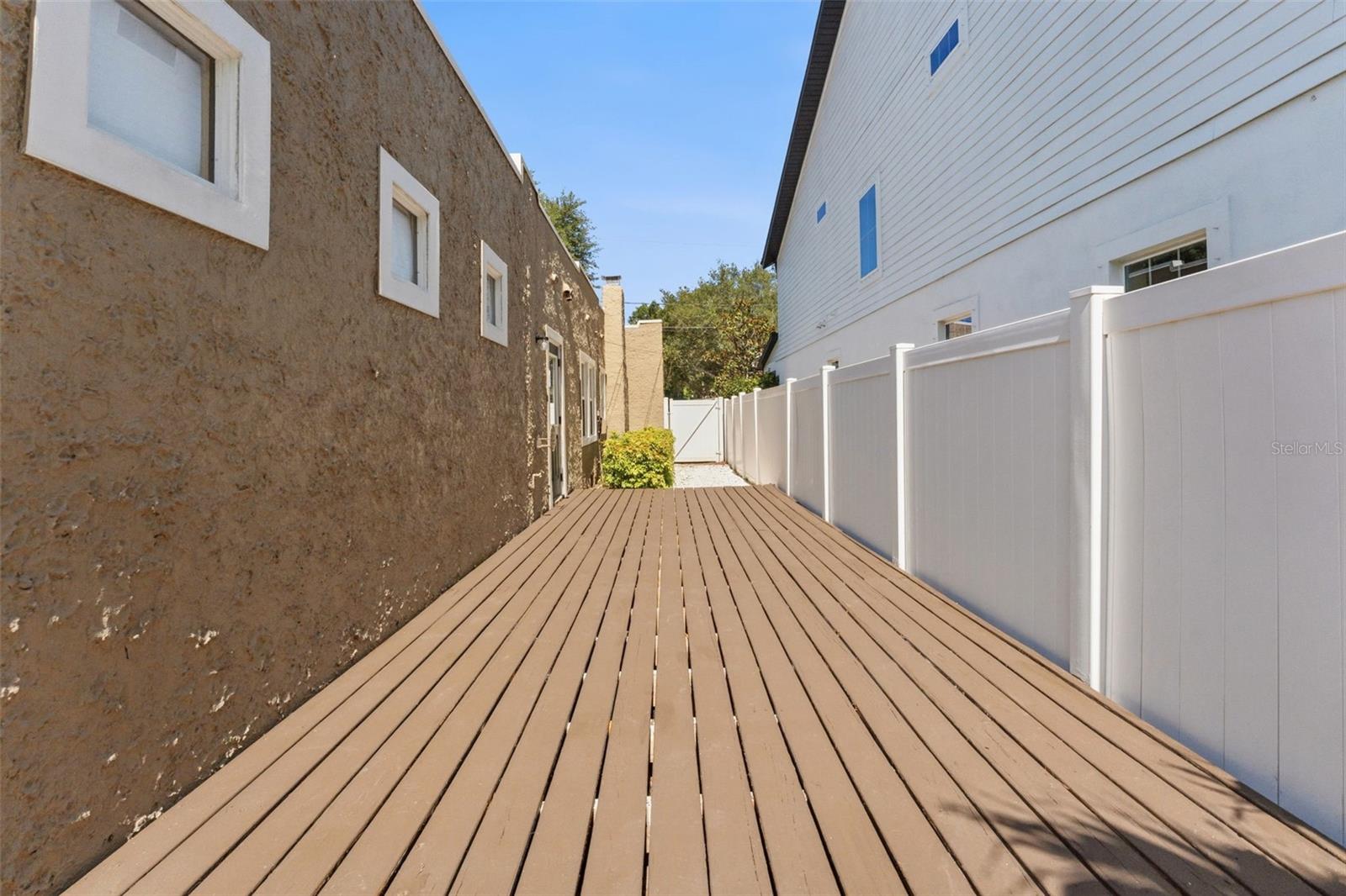 1618 S ARRAWANA AVE — photo 40