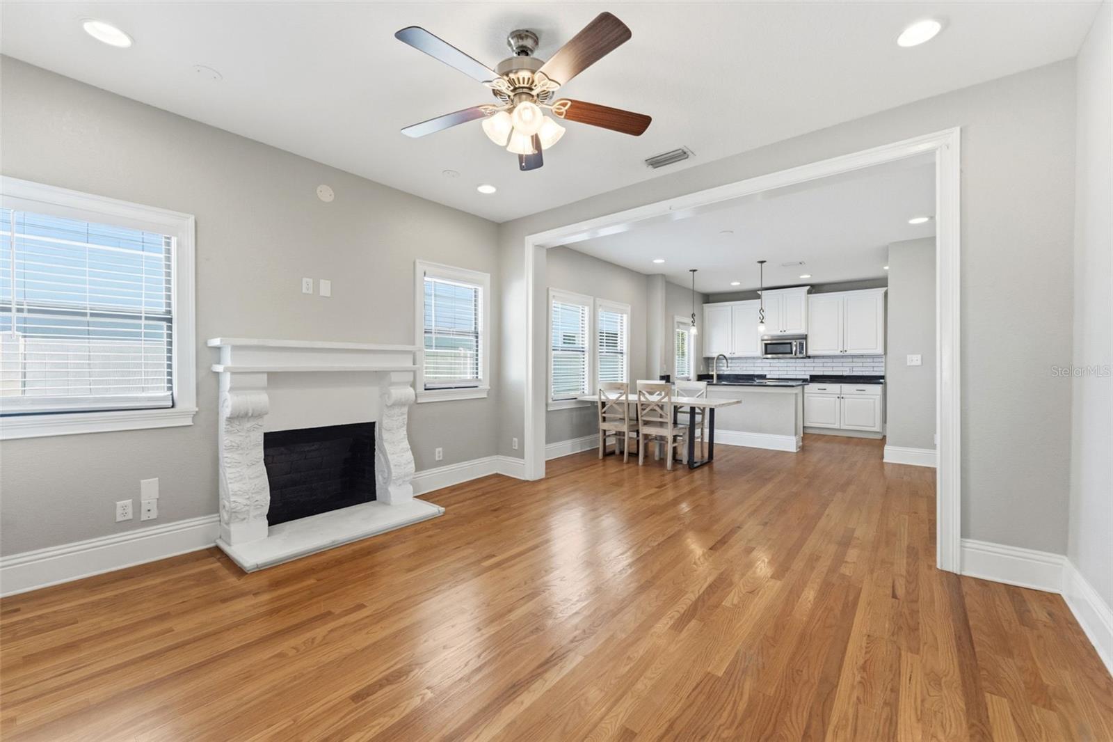 1618 S ARRAWANA AVE — photo 8