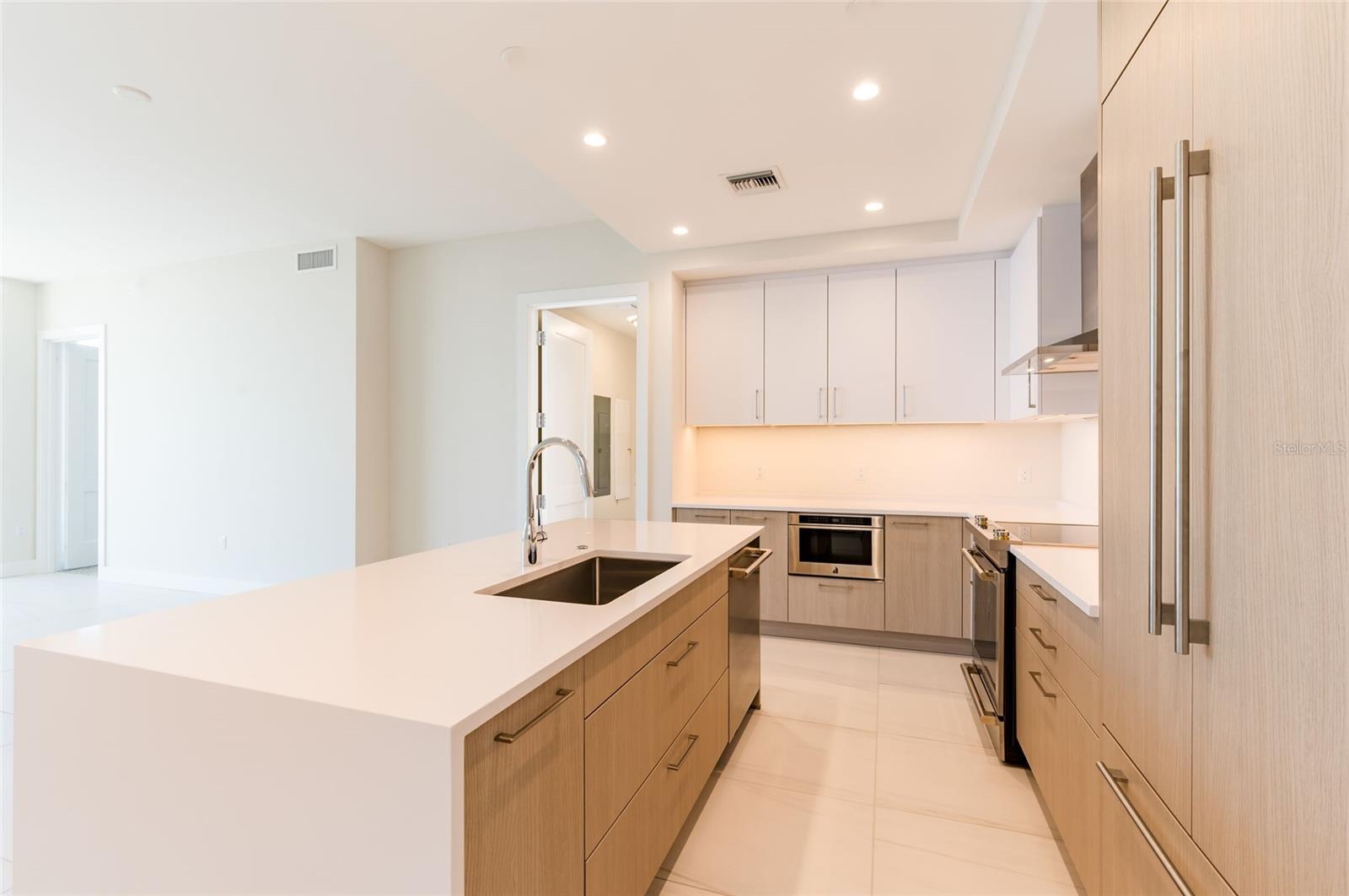 275 1ST AVENUE SOUTH #2208 — photo 7