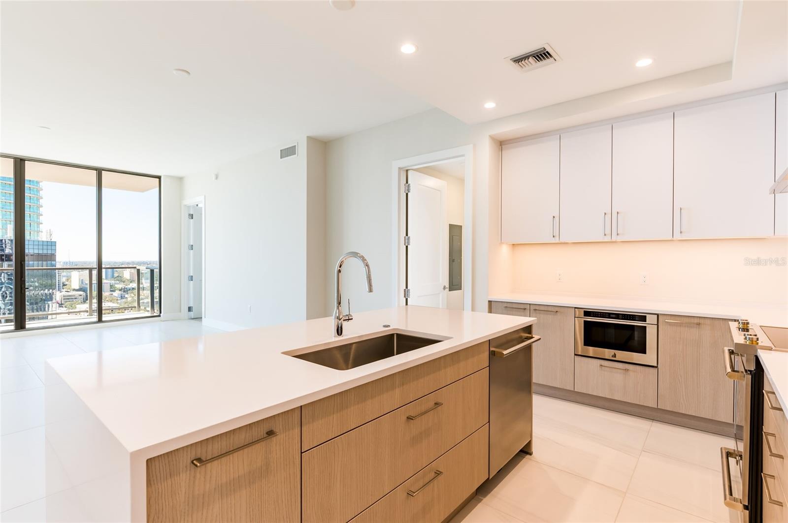 275 1ST AVENUE SOUTH #2208 — photo 9