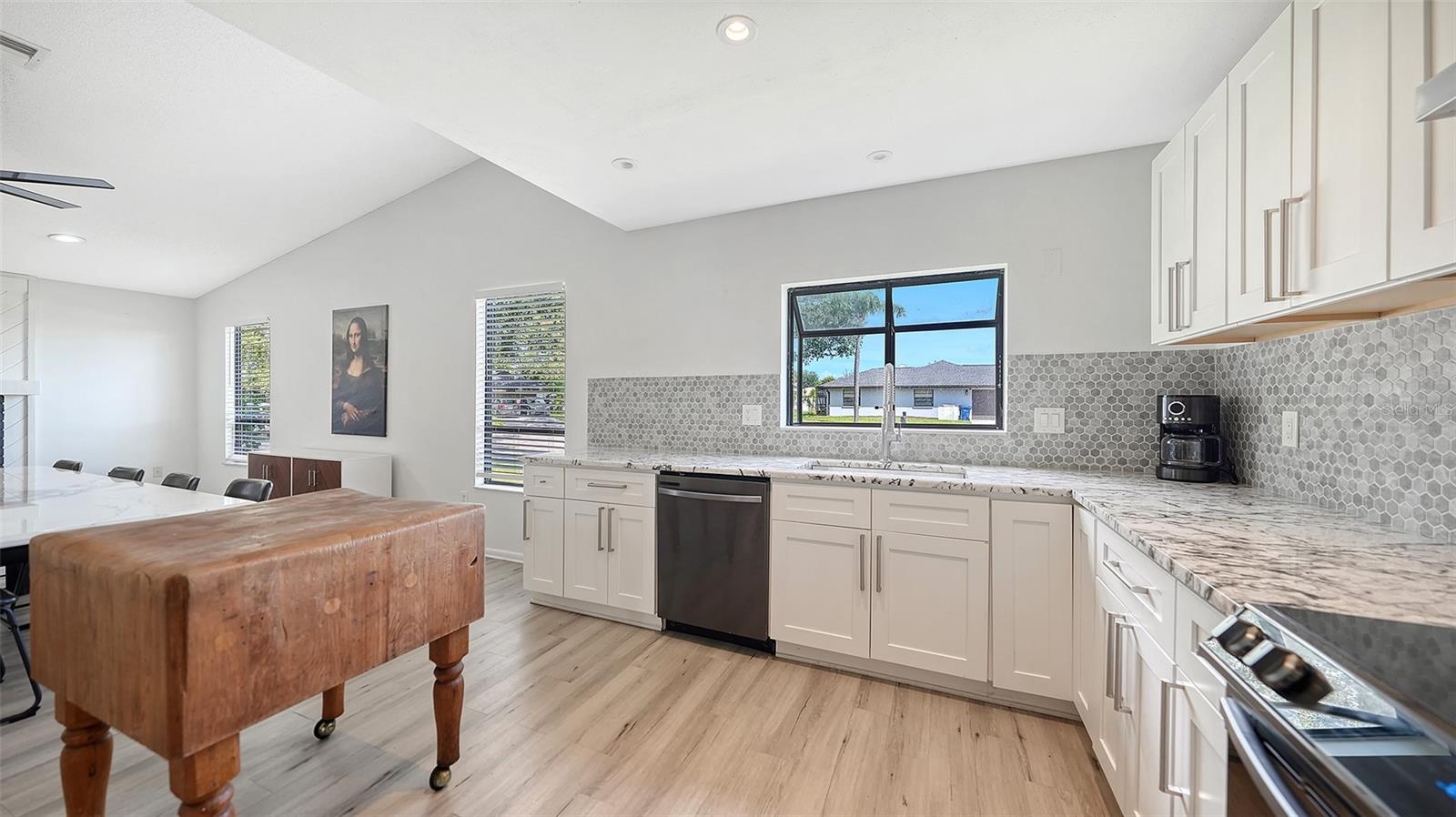 5744 AUGUSTA CIR — photo 17