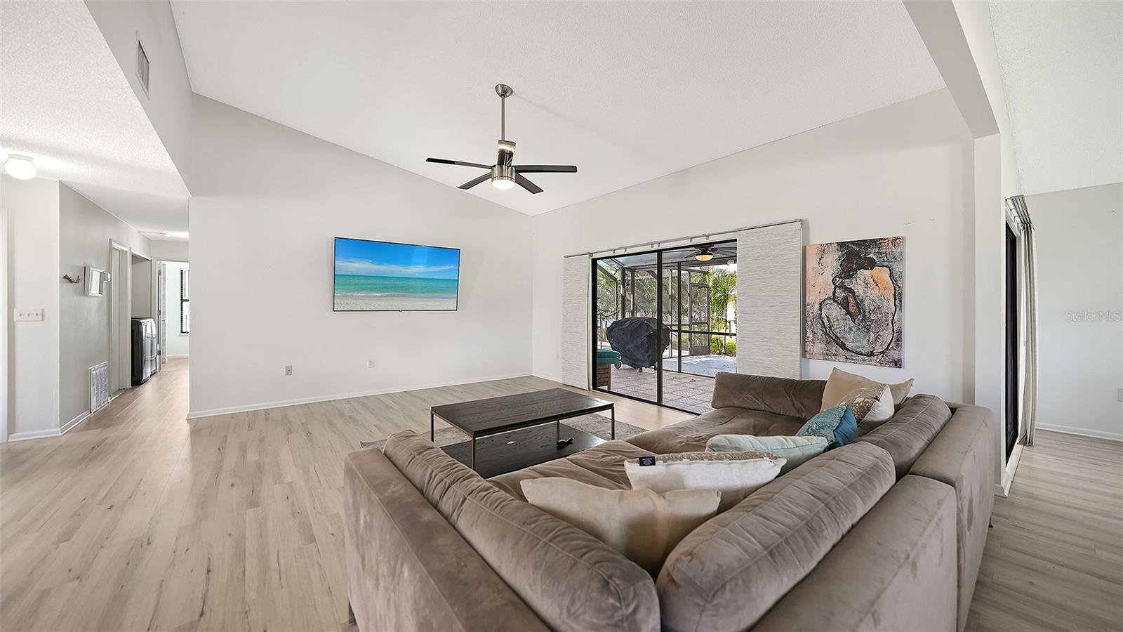 5744 AUGUSTA CIR — photo 9