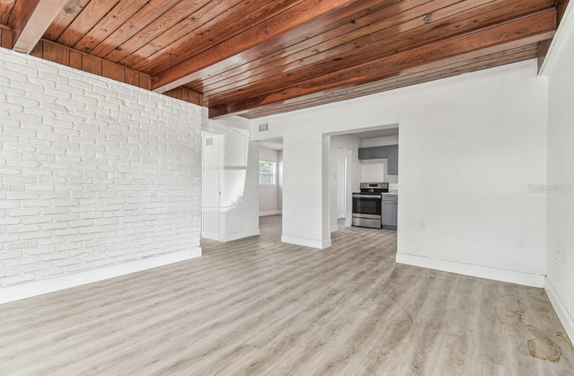 1807 E BOUGAINVILLEA AVE — photo 3