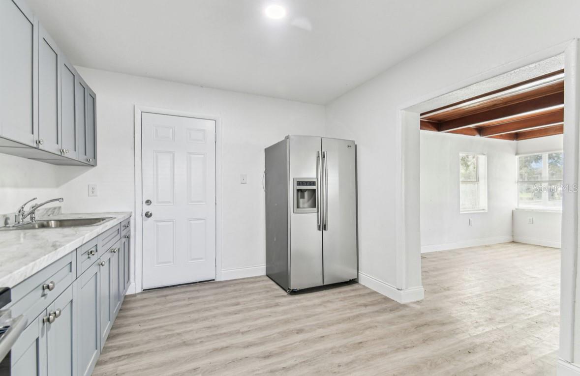 1807 E BOUGAINVILLEA AVE — photo 7