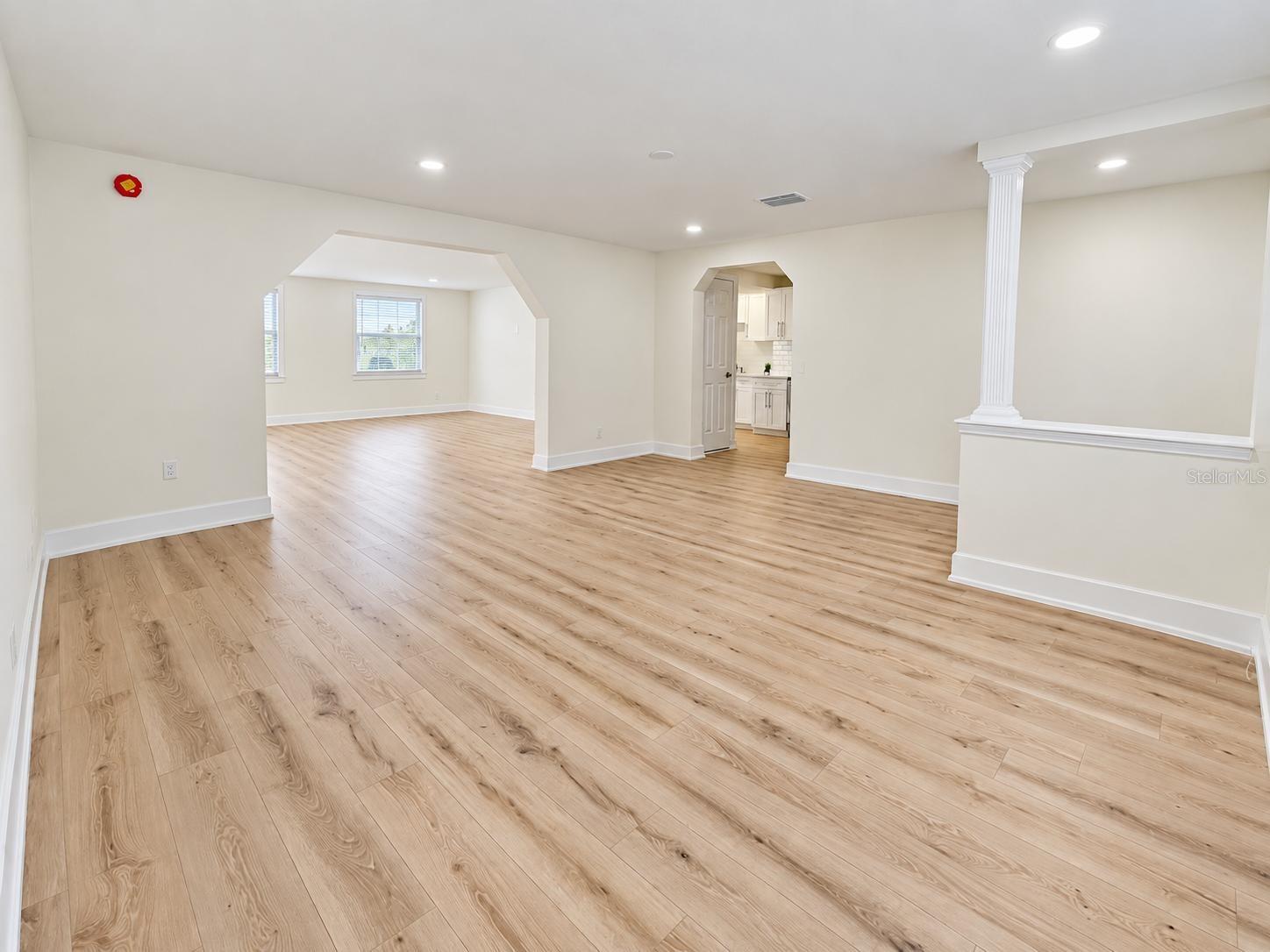 8512 SUNBEAM LN — photo 16