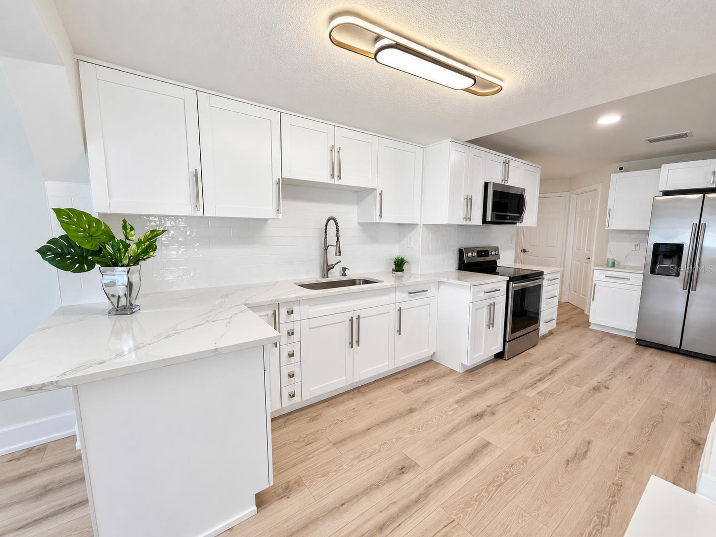 8512 SUNBEAM LN — photo 23