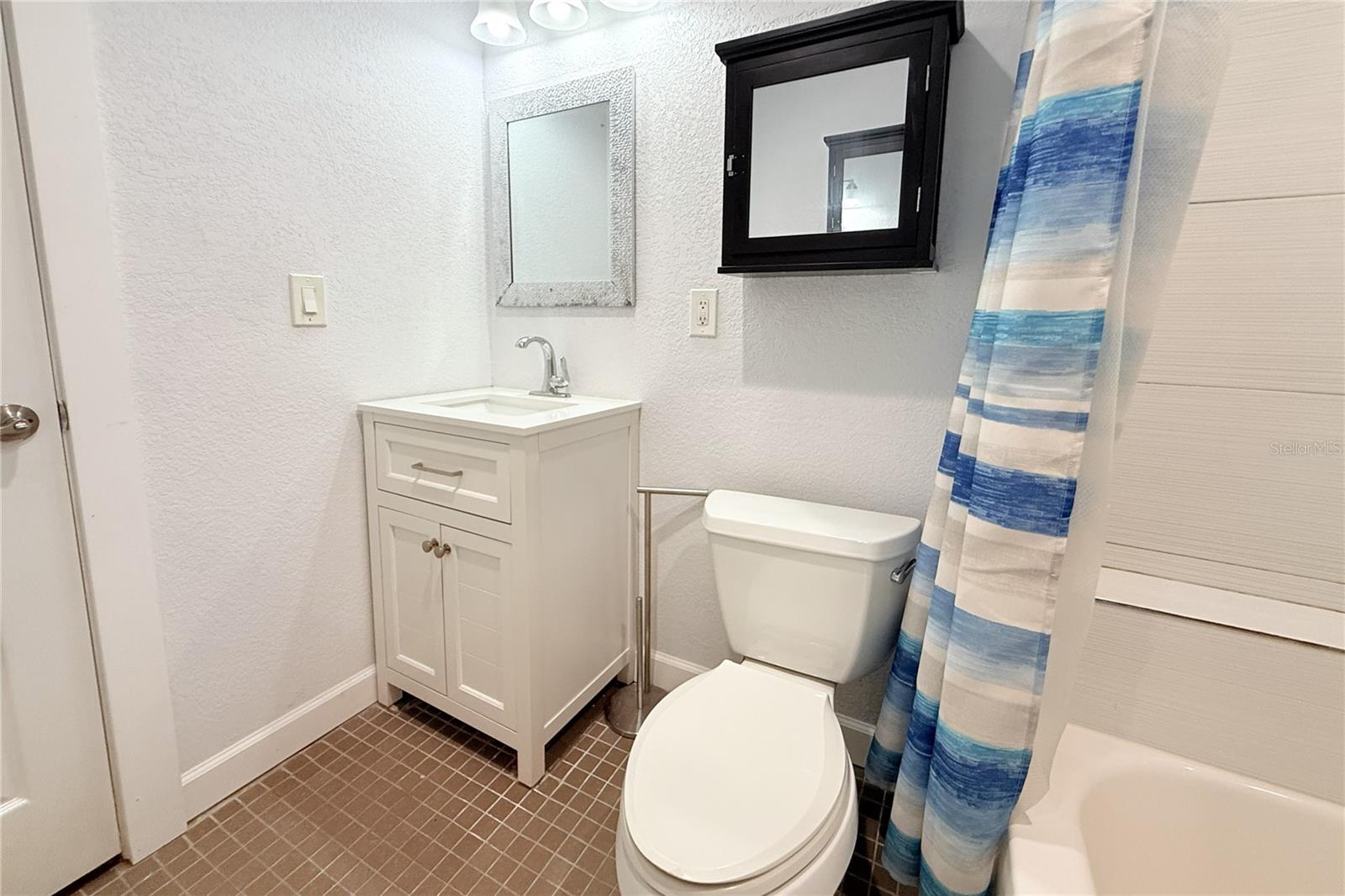 8512 SUNBEAM LN — photo 70