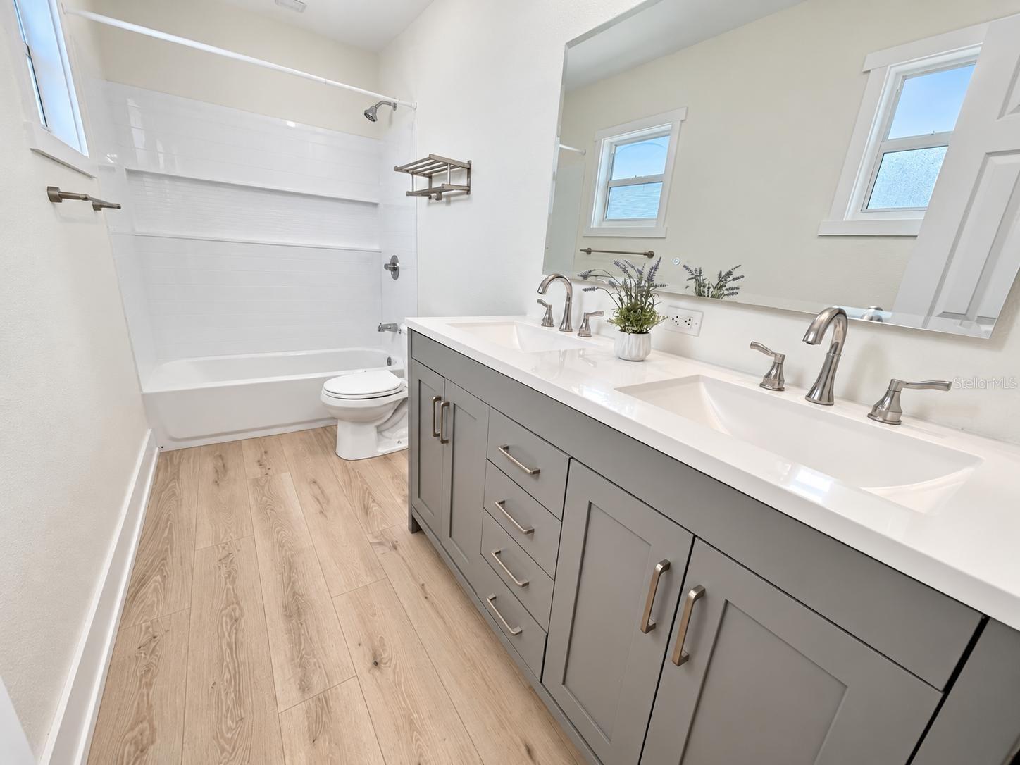8512 SUNBEAM LN — photo 41