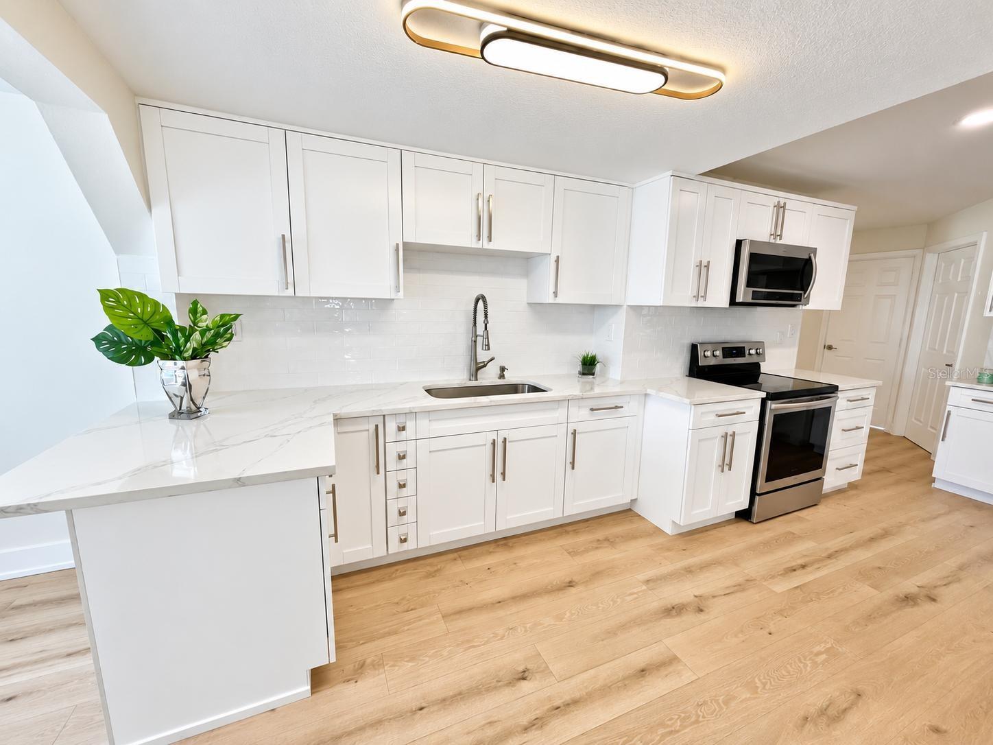 8512 SUNBEAM LN — photo 20