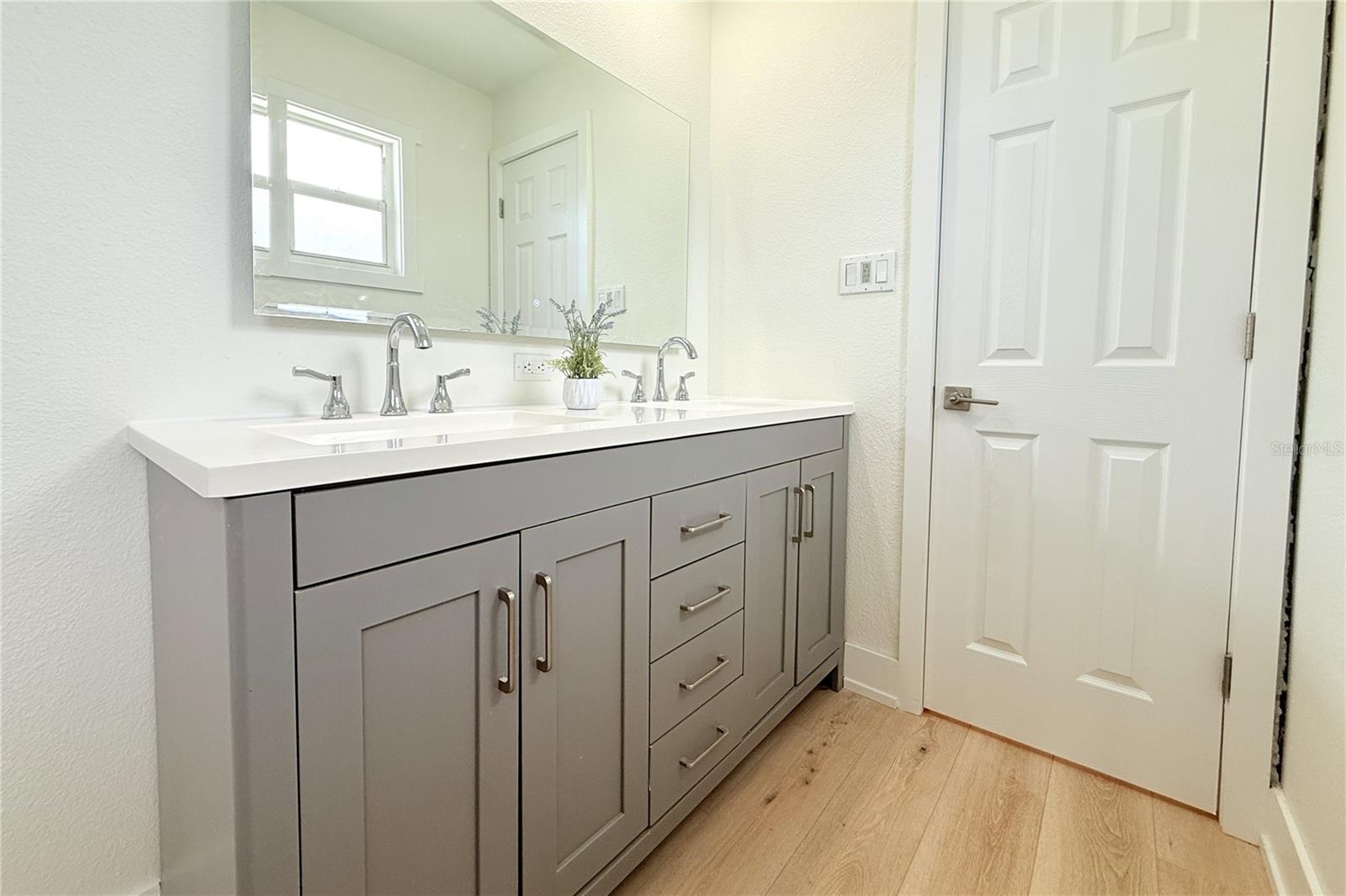 8512 SUNBEAM LN — photo 43