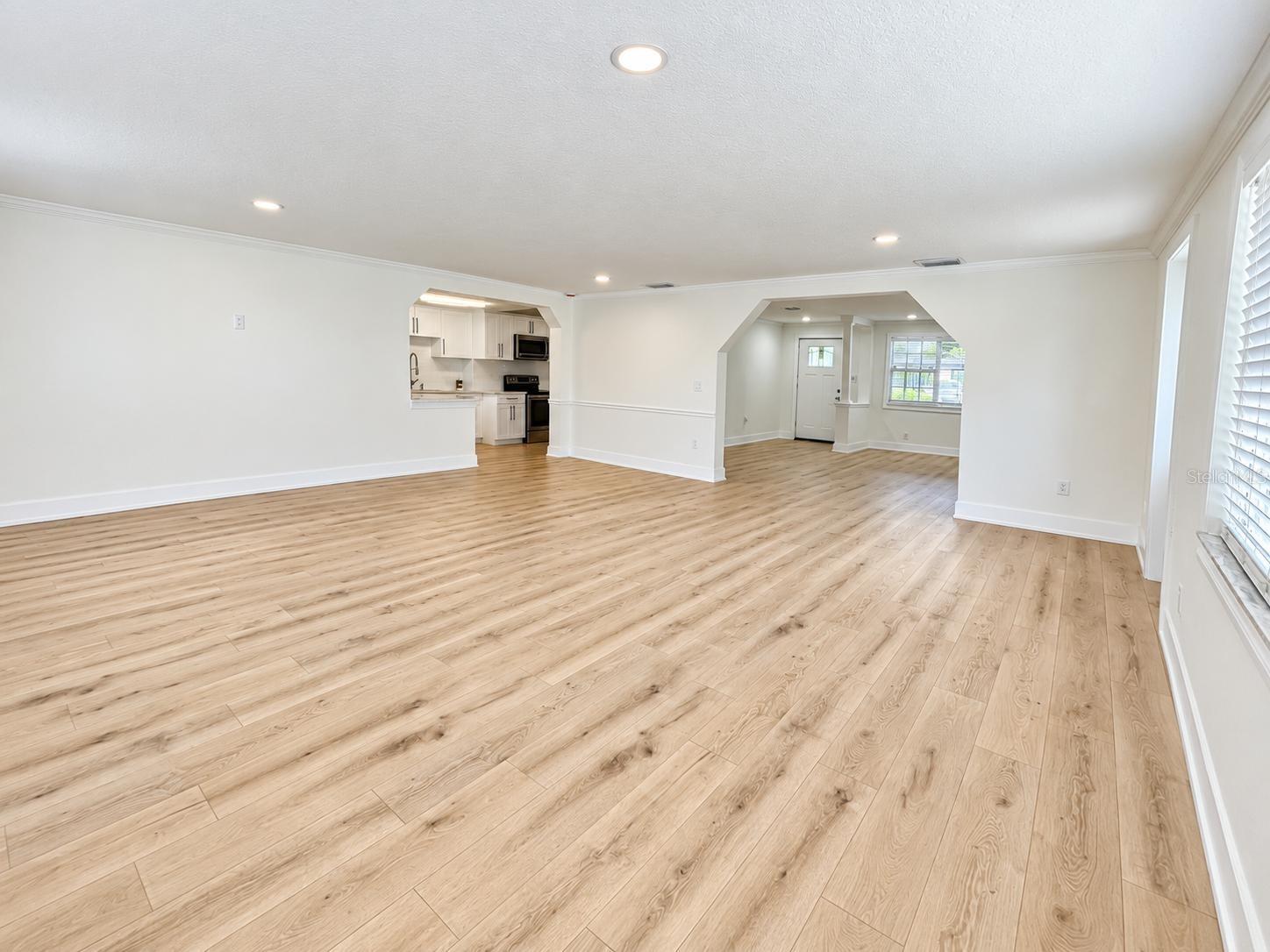 8512 SUNBEAM LN — photo 13