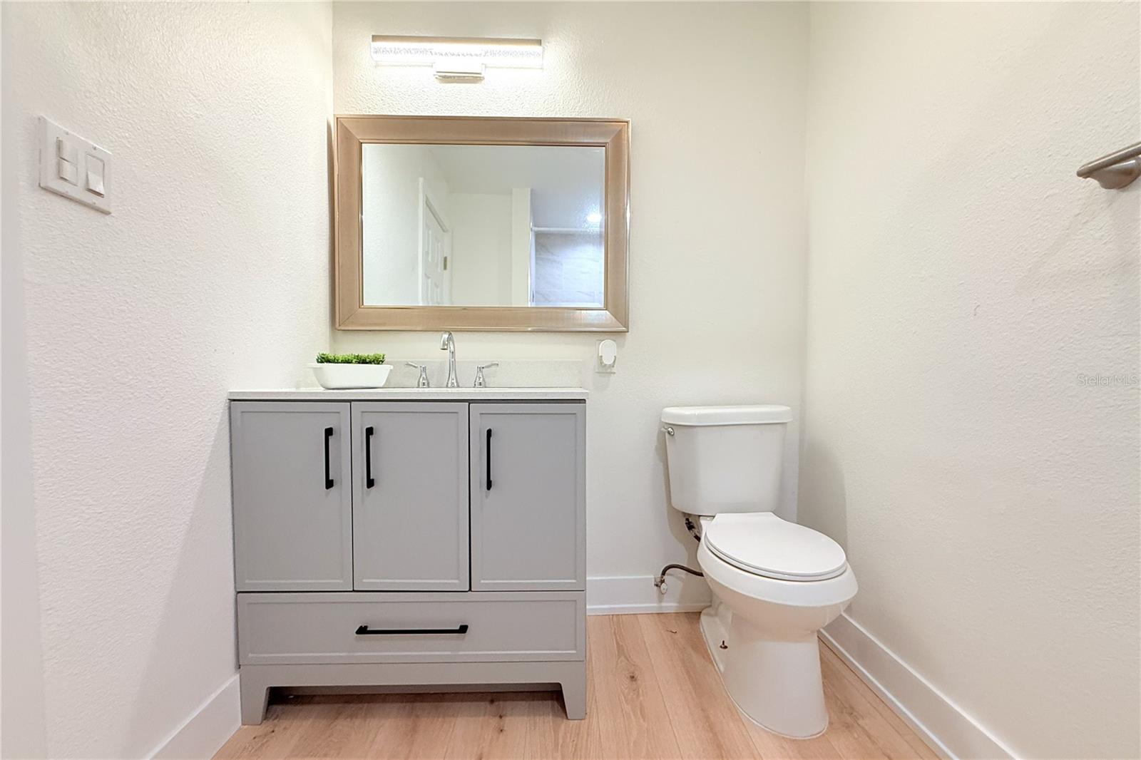 8512 SUNBEAM LN — photo 37