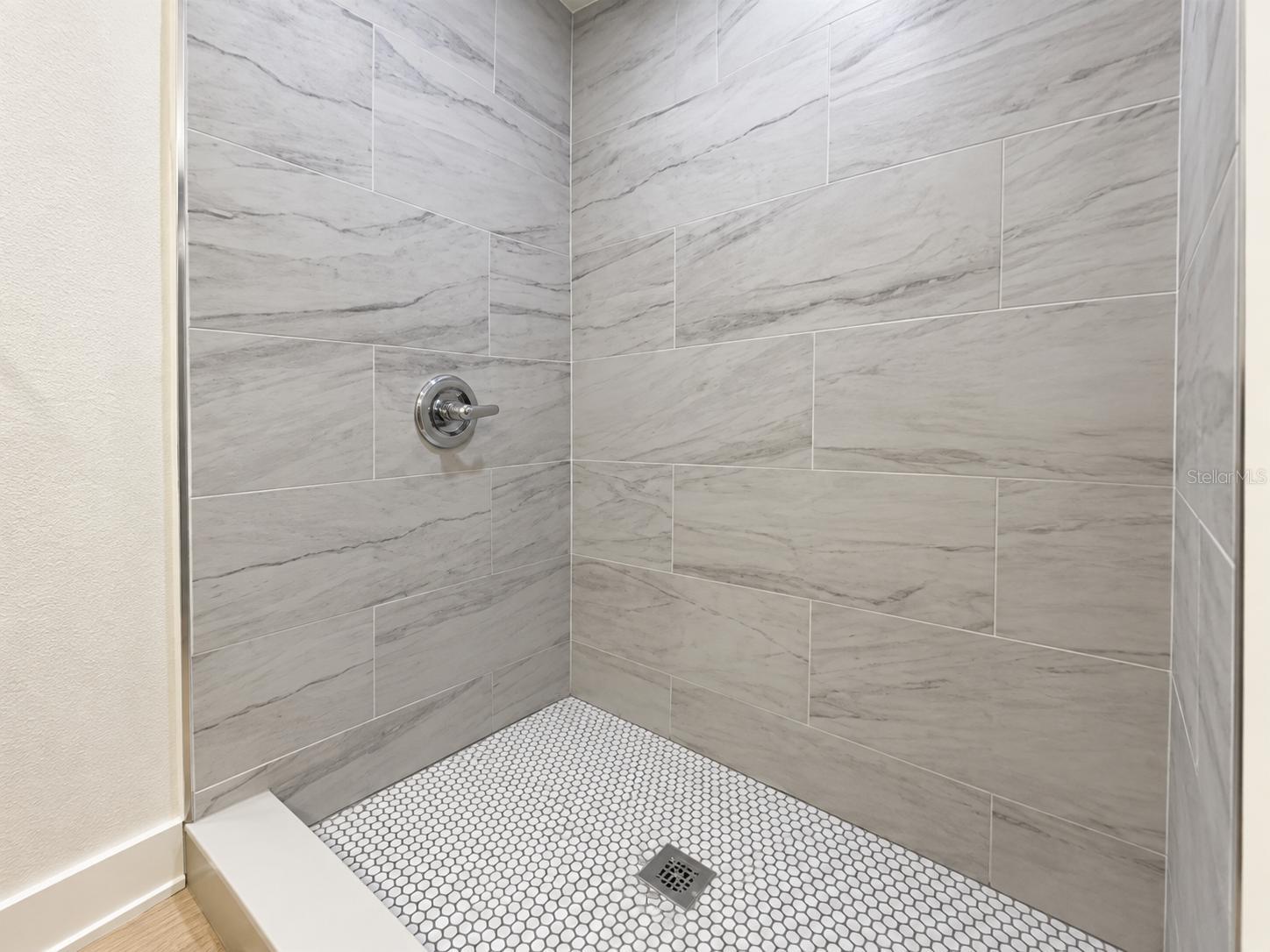 8512 SUNBEAM LN — photo 38